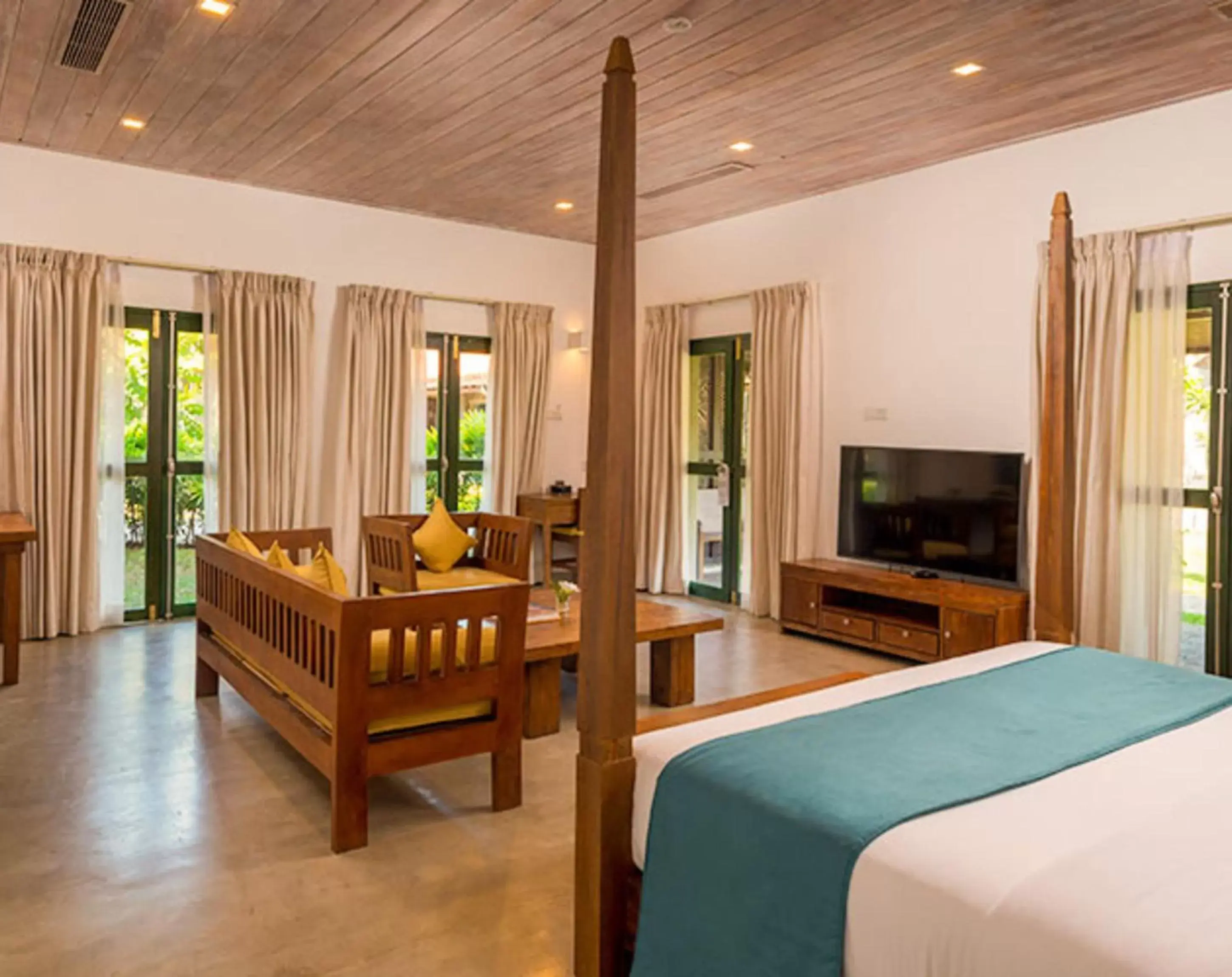 Bedroom in Regenta Arie Lagoon Negombo