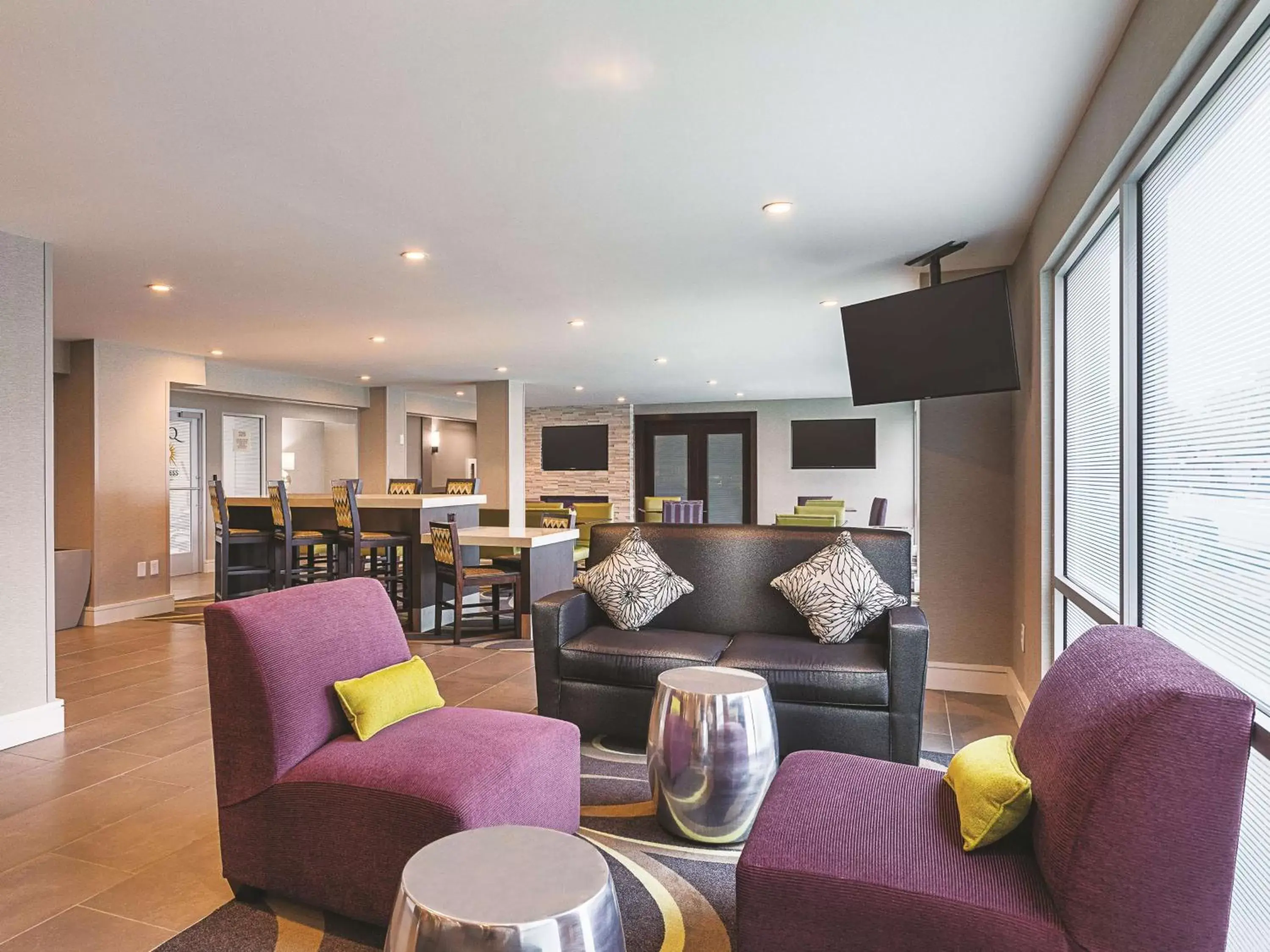 Lobby or reception in La Quinta by Wyndham Austin Round Rock Lobby or reception in La Quinta by Wyndham Austin Round Rock