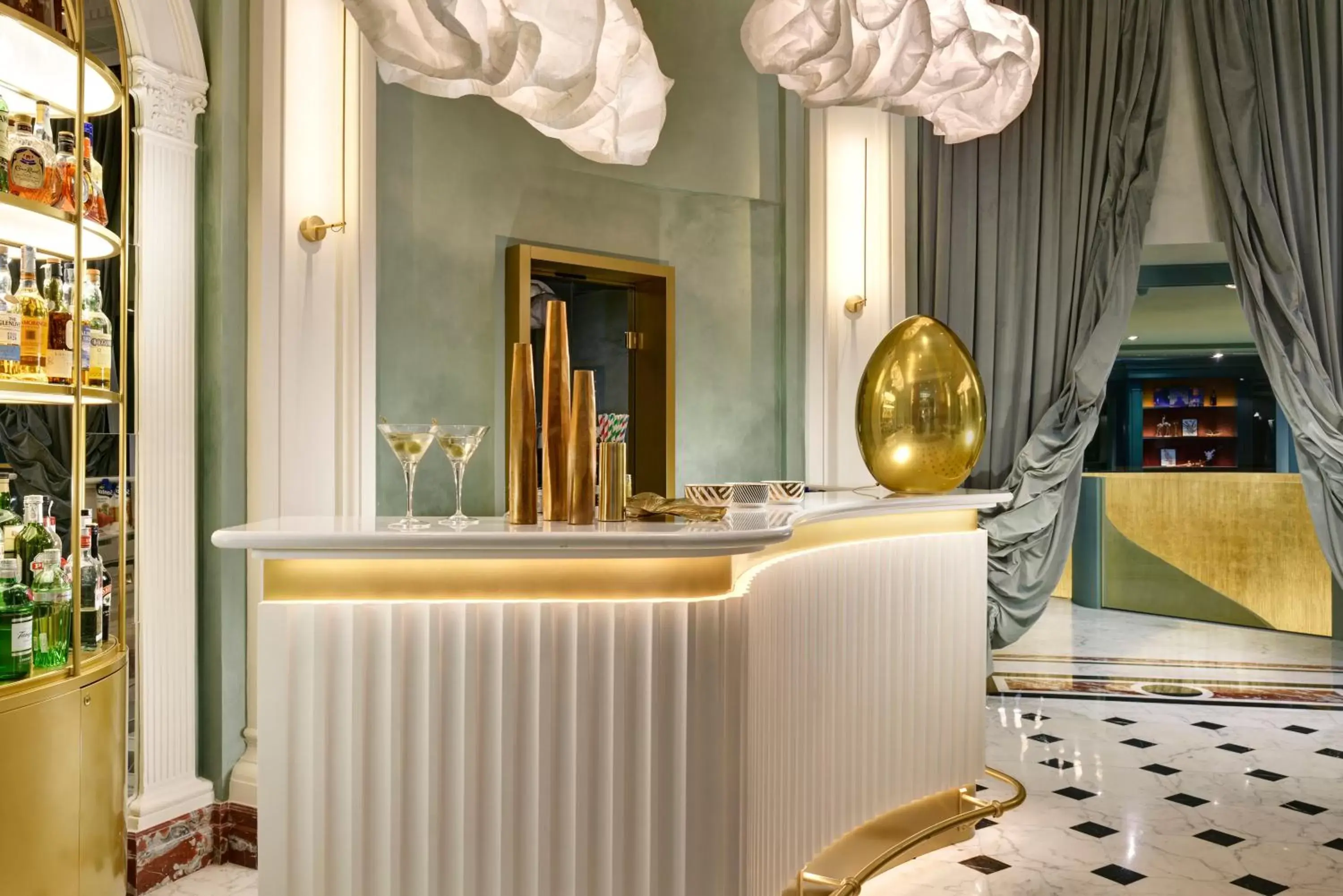 Lounge or bar in Leon's Place Hotel In Rome Lounge or bar in Leon's Place Hotel In Rome