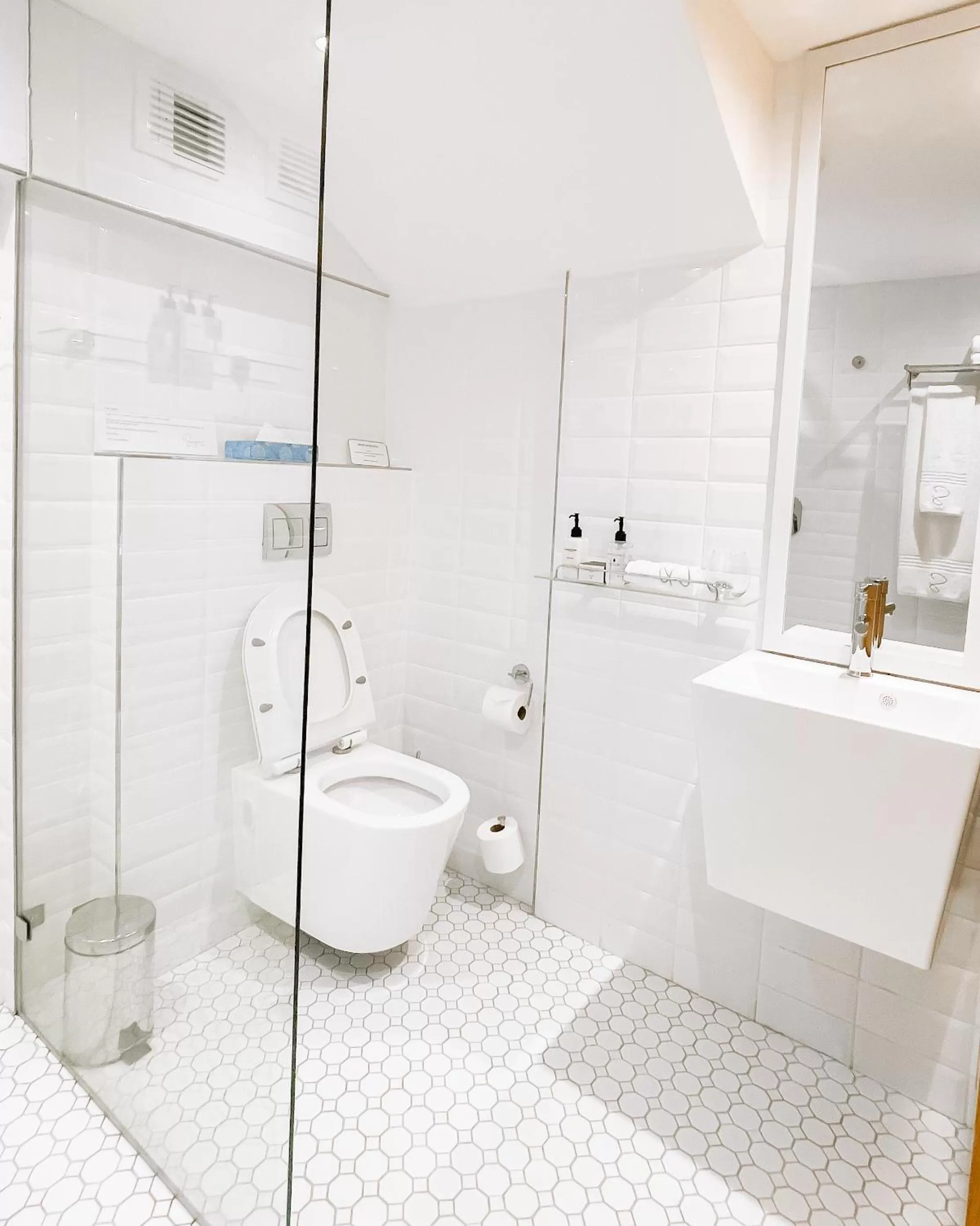 Toilet in Sugar Hotel