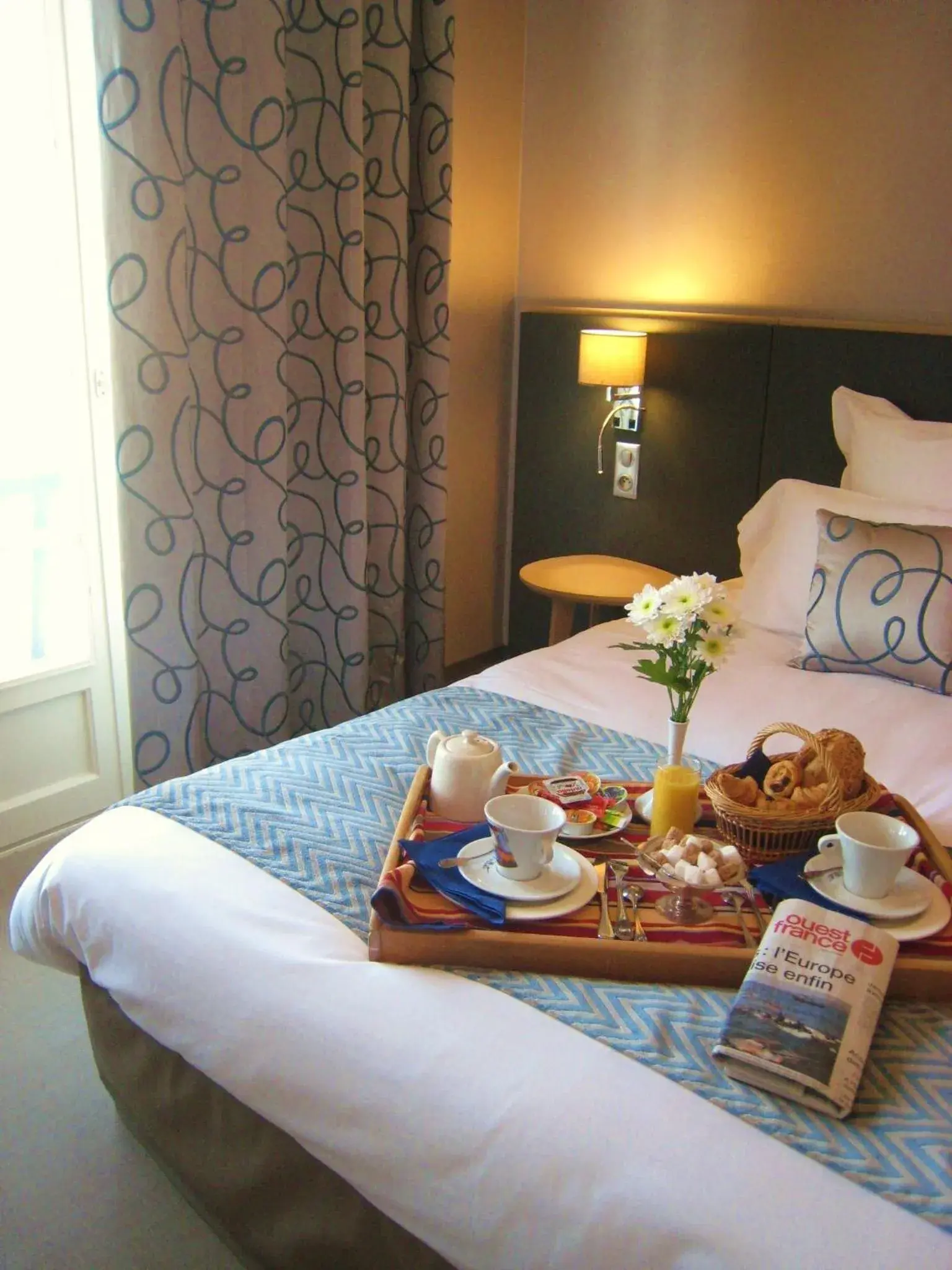Photo of the whole room, Bed in Hôtel Le Goyen