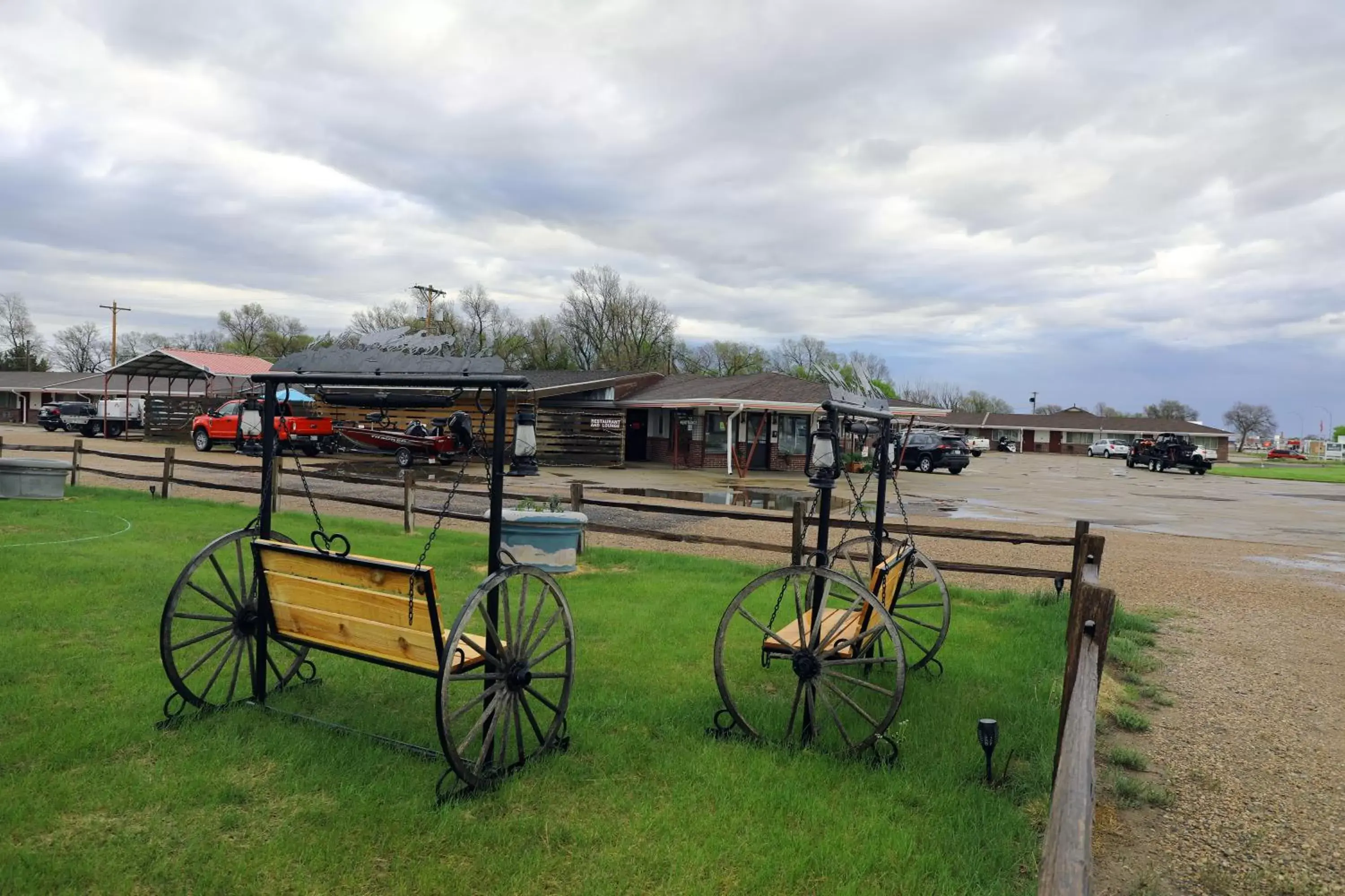 Garden, Children's Play Area in Raine Motel