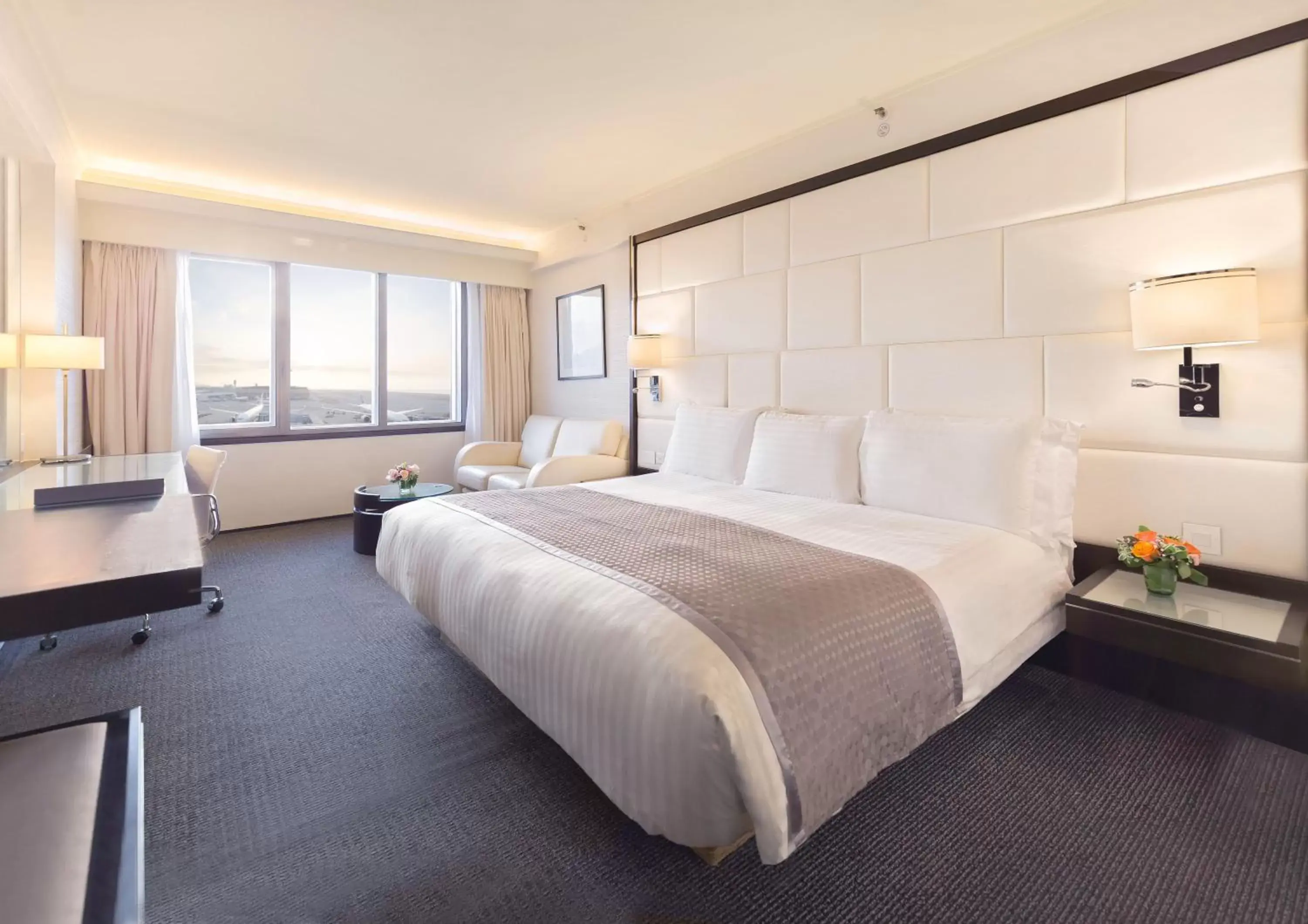 Photo of the whole room, Bed in Regal Airport Hotel