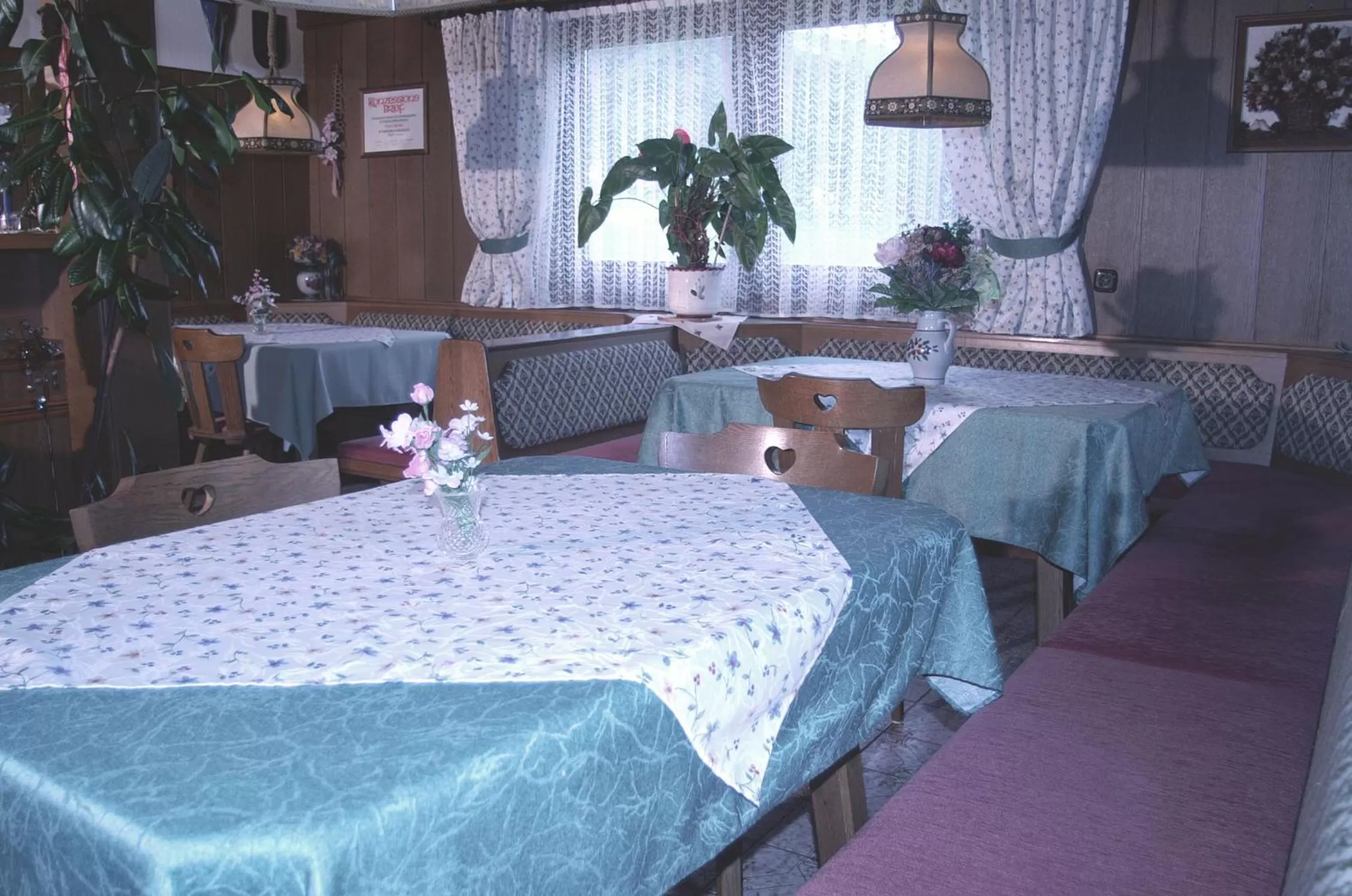 Communal lounge/ TV room in Privatpension Gosaukammblick