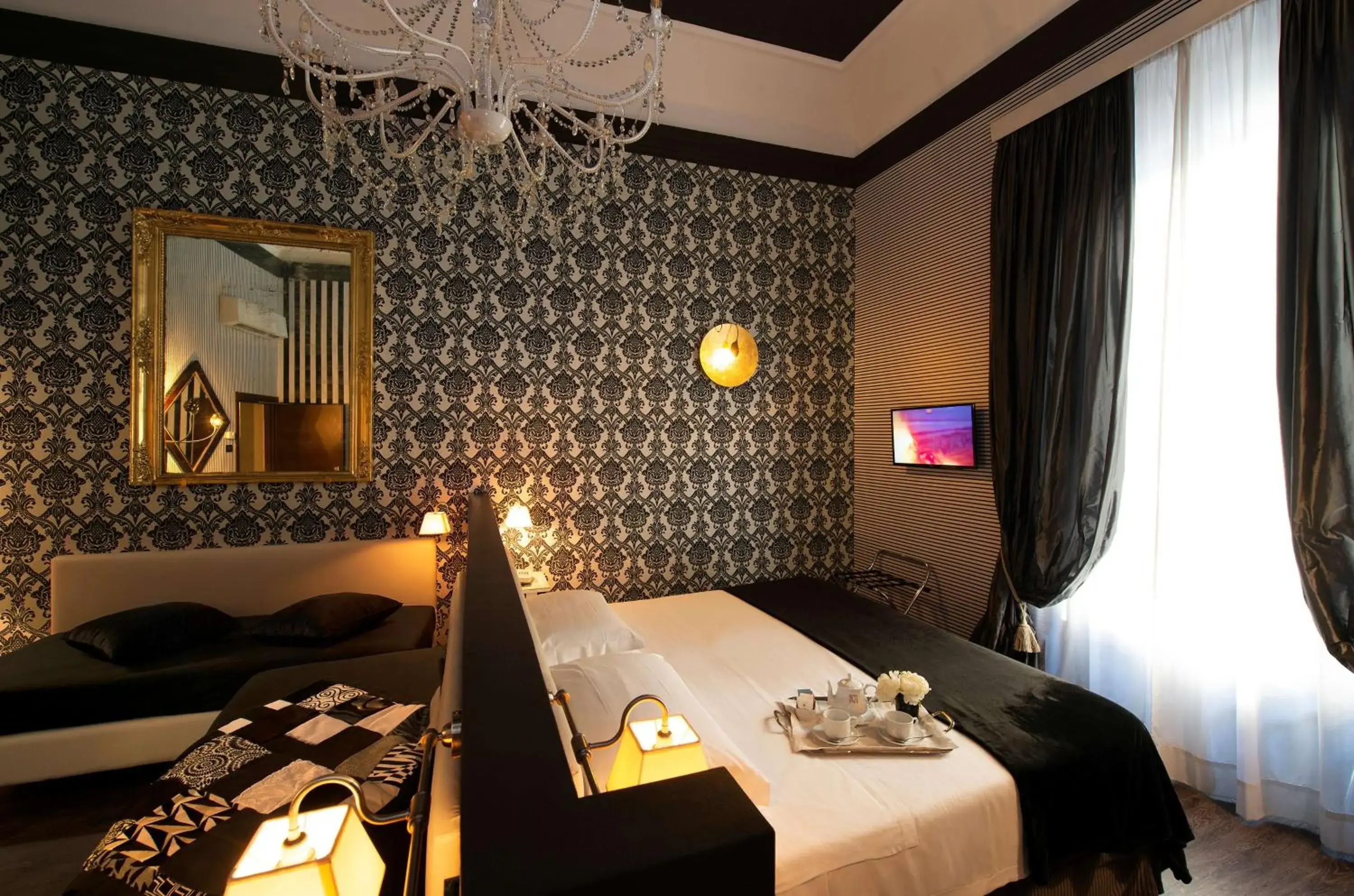 Photo of the whole room, Bed in Hotel De La Pace, Sure Hotel Collection by Best Western Photo of the whole room, Bed in Hotel De La Pace, Sure Hotel Collection by Best Western