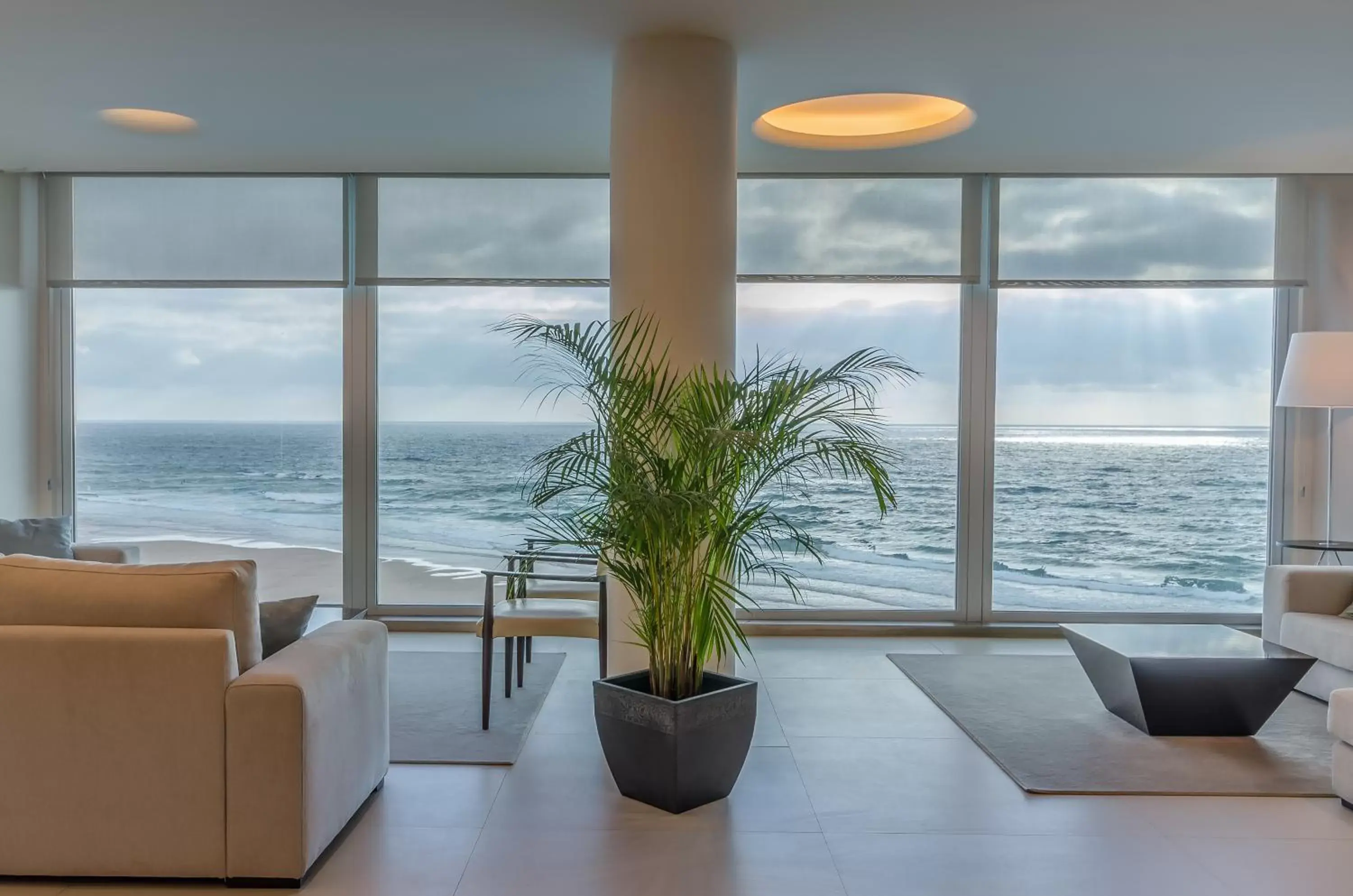 Communal lounge/ TV room, Sea View in Arribas Sintra Hotel