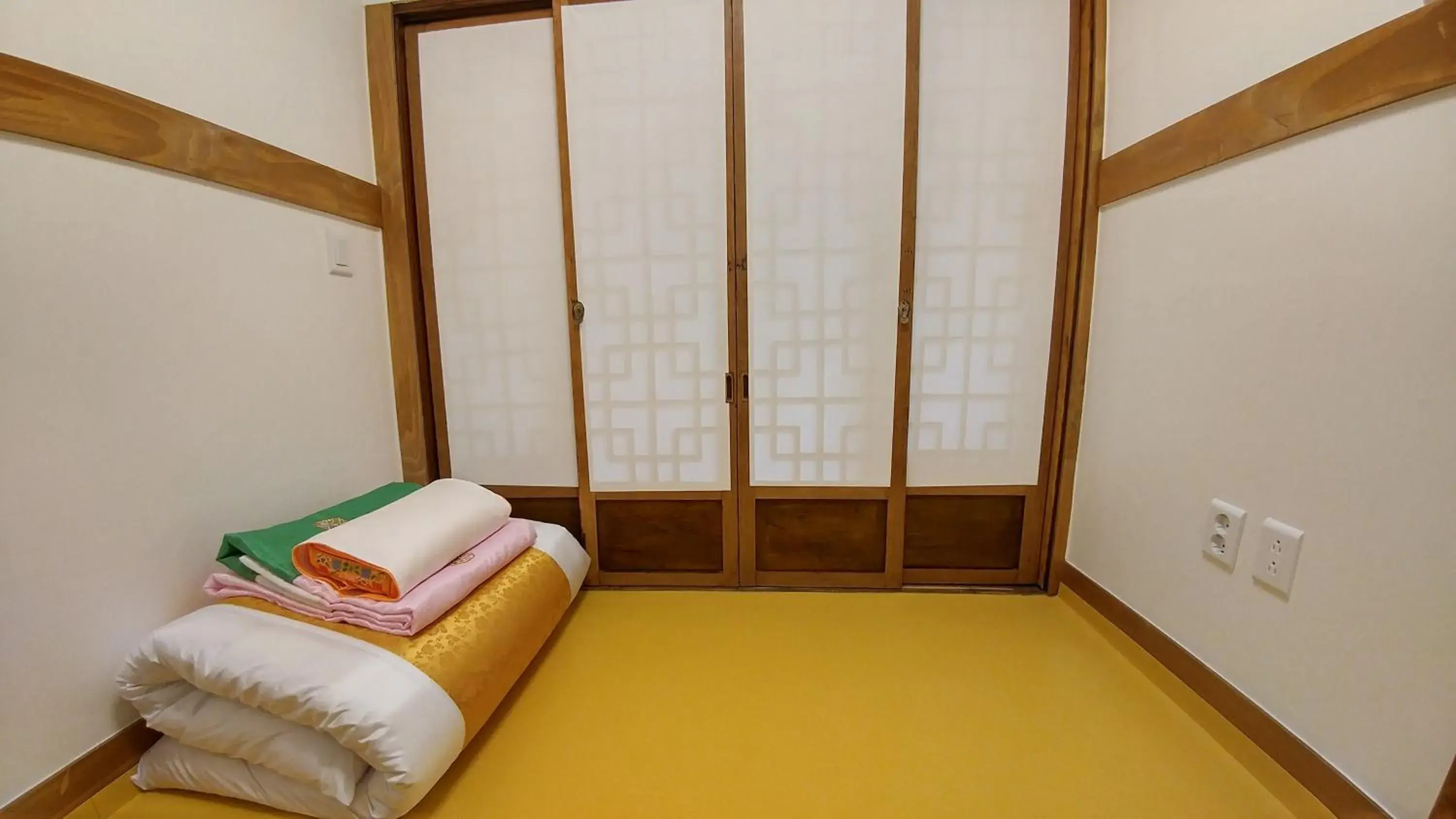 Photo of the whole room, Bed in Bukchon Sosunjae Hanok Guesthouse