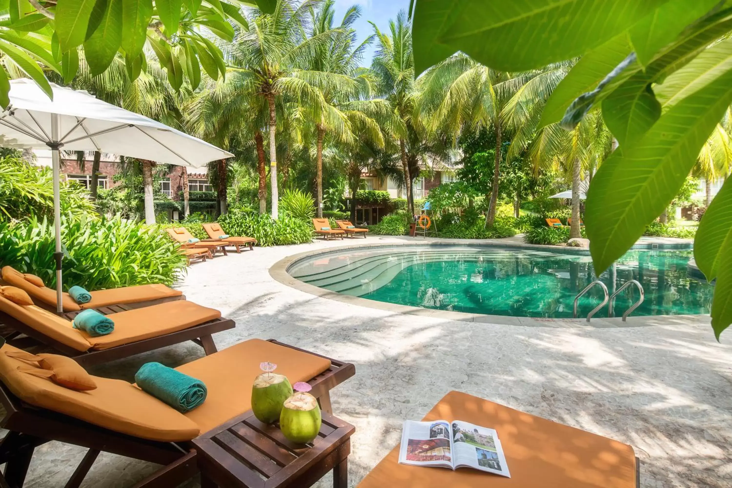 Pool view, Swimming Pool in Huayu Resort & Spa Yalong Bay Sanya