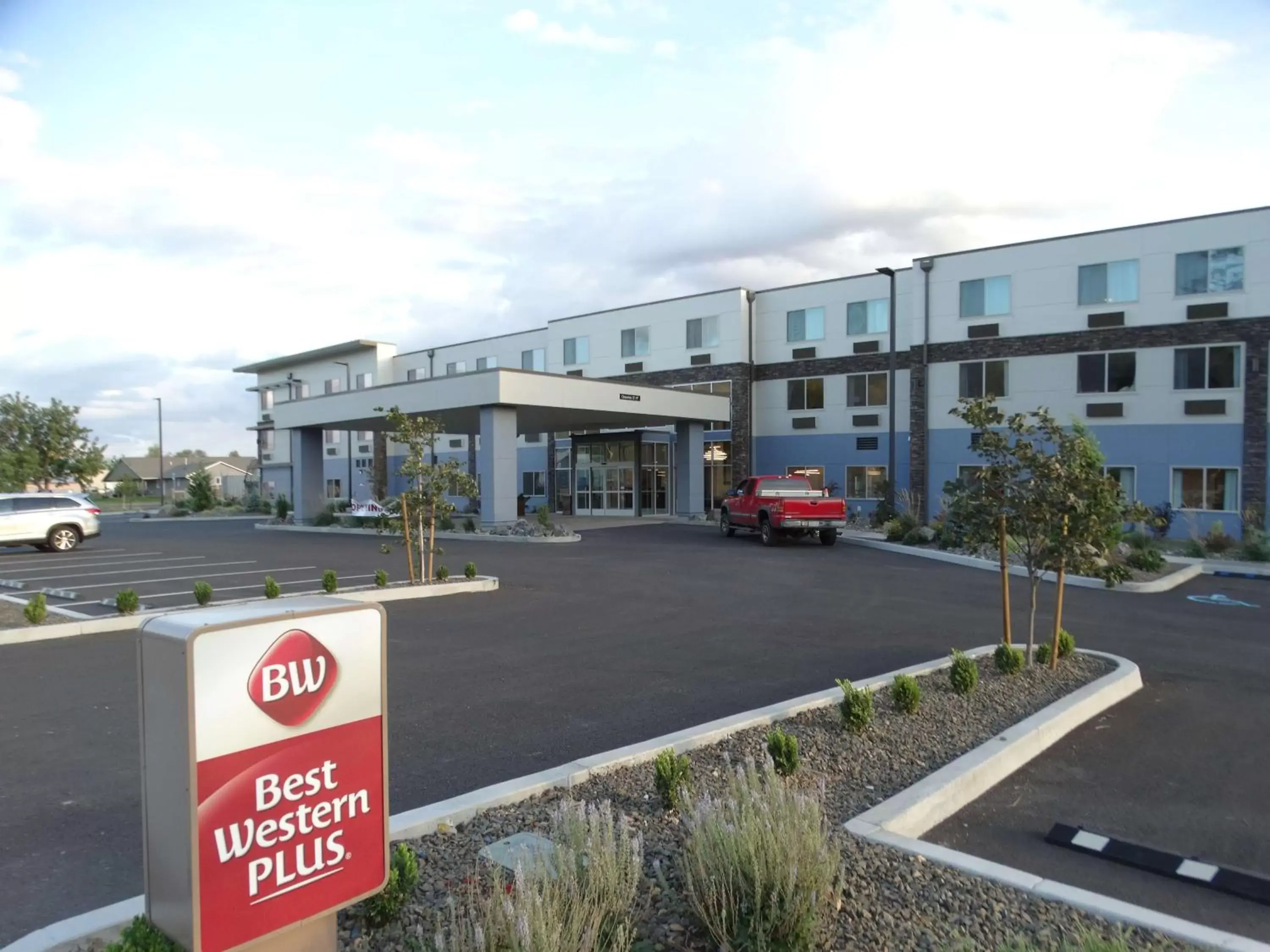 Property Building in Best Western Plus The Inn at Hells Canyon