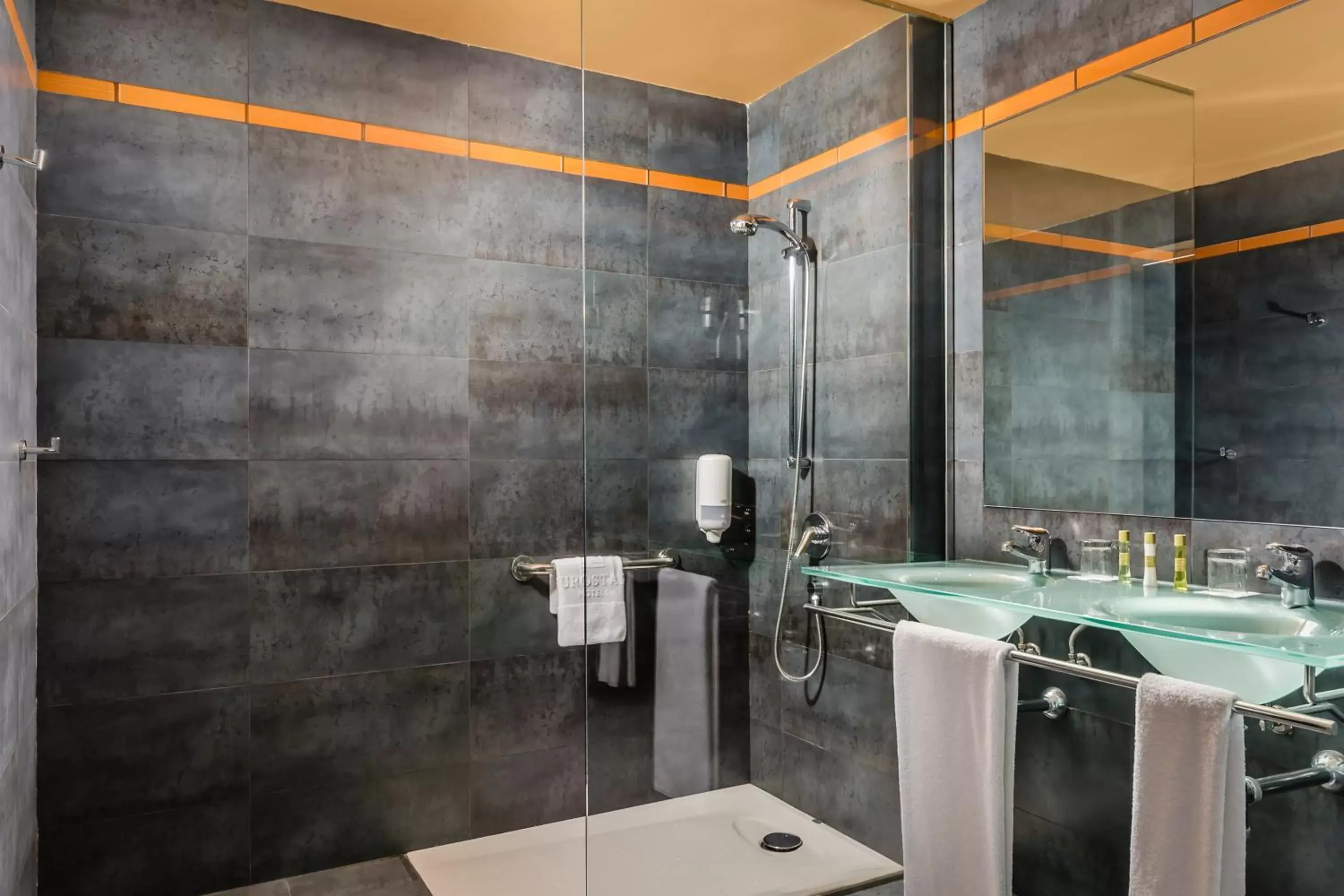 Shower, Bathroom in Eurostars Reina Felicia