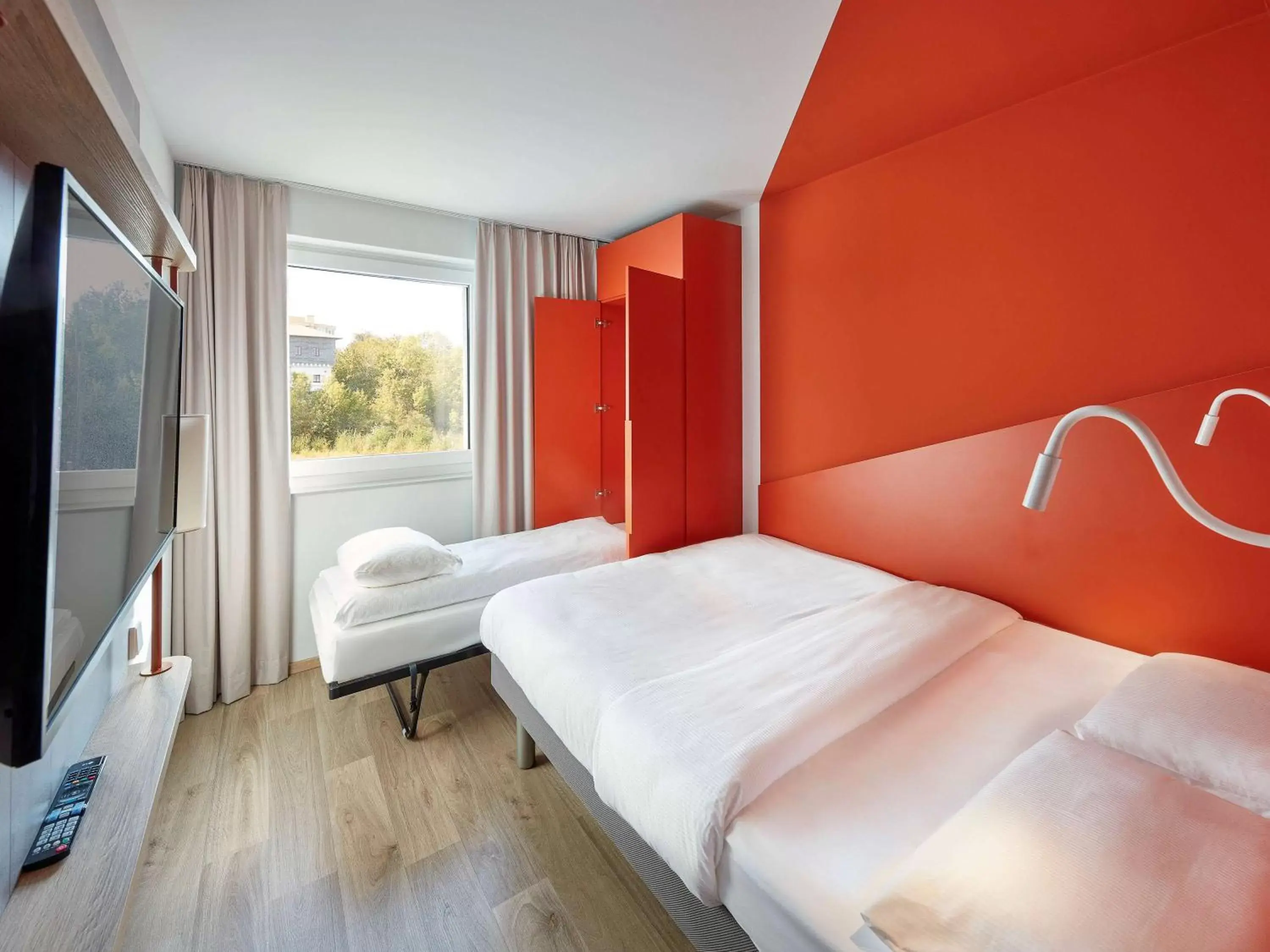 Photo of the whole room, Bed in ibis budget Bayreuth Photo of the whole room, Bed in ibis budget Bayreuth
