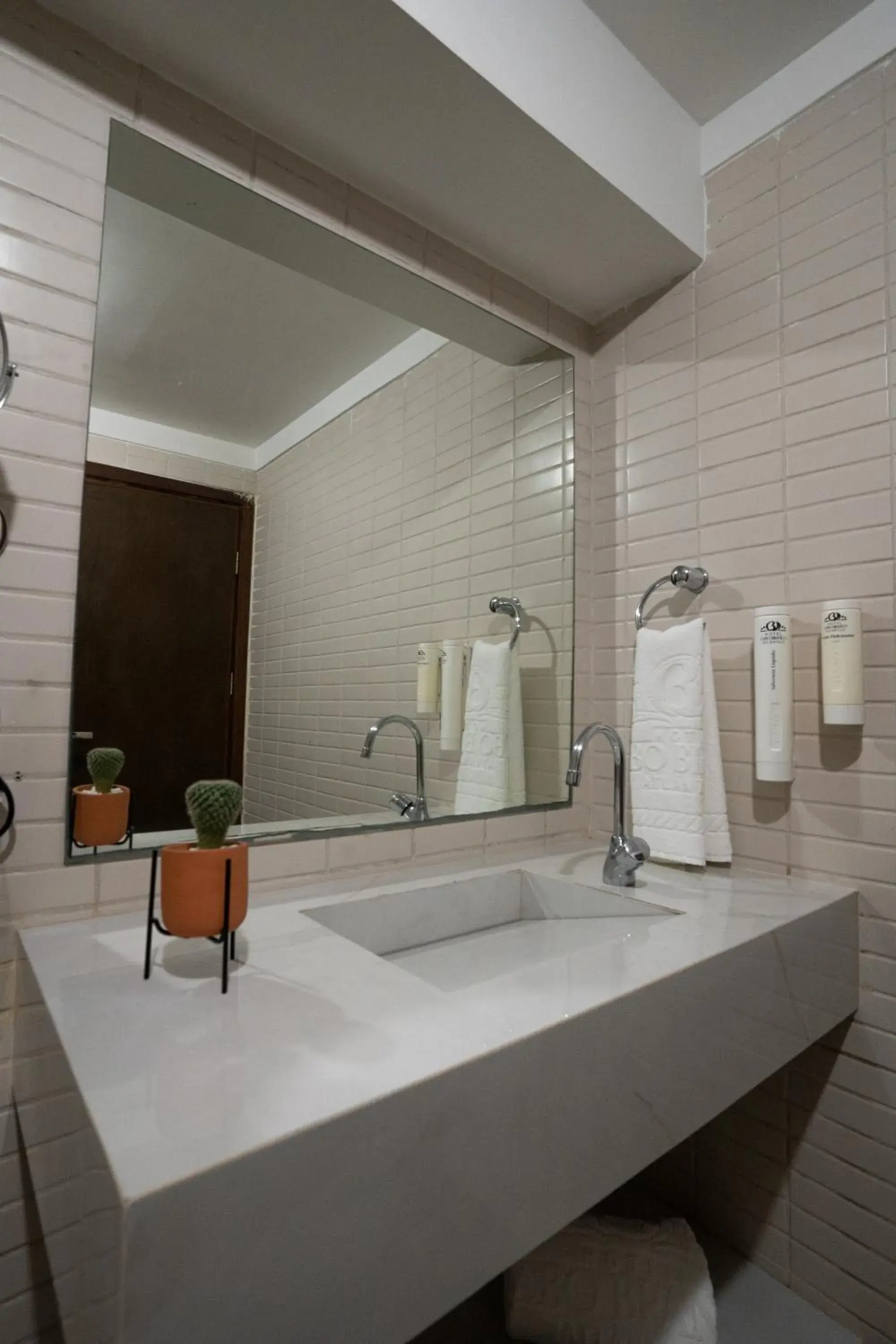 Property building, Bathroom in Hotel Cabo Branco Atlântico