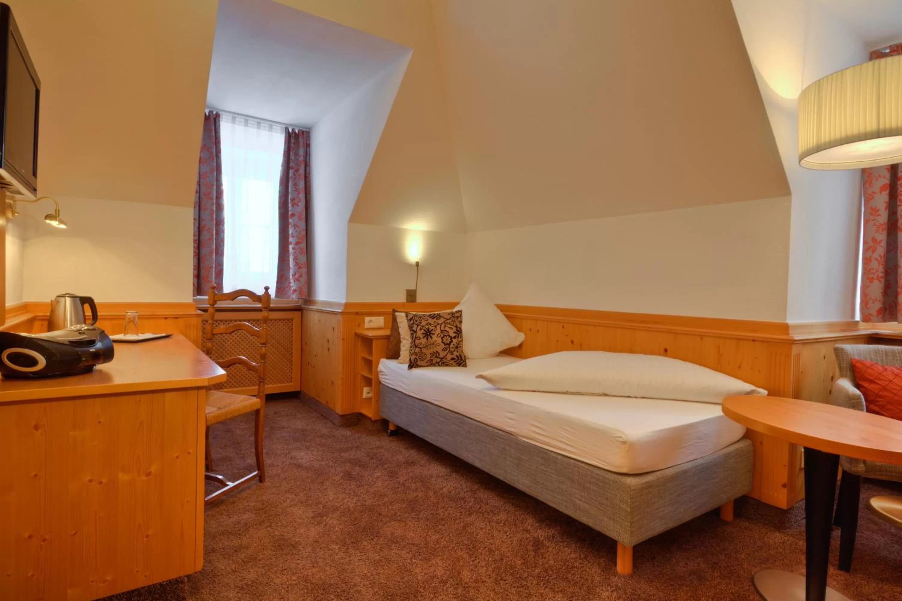 Photo of the whole room, Bed in Wohlfühlhotel Goiserer Mühle