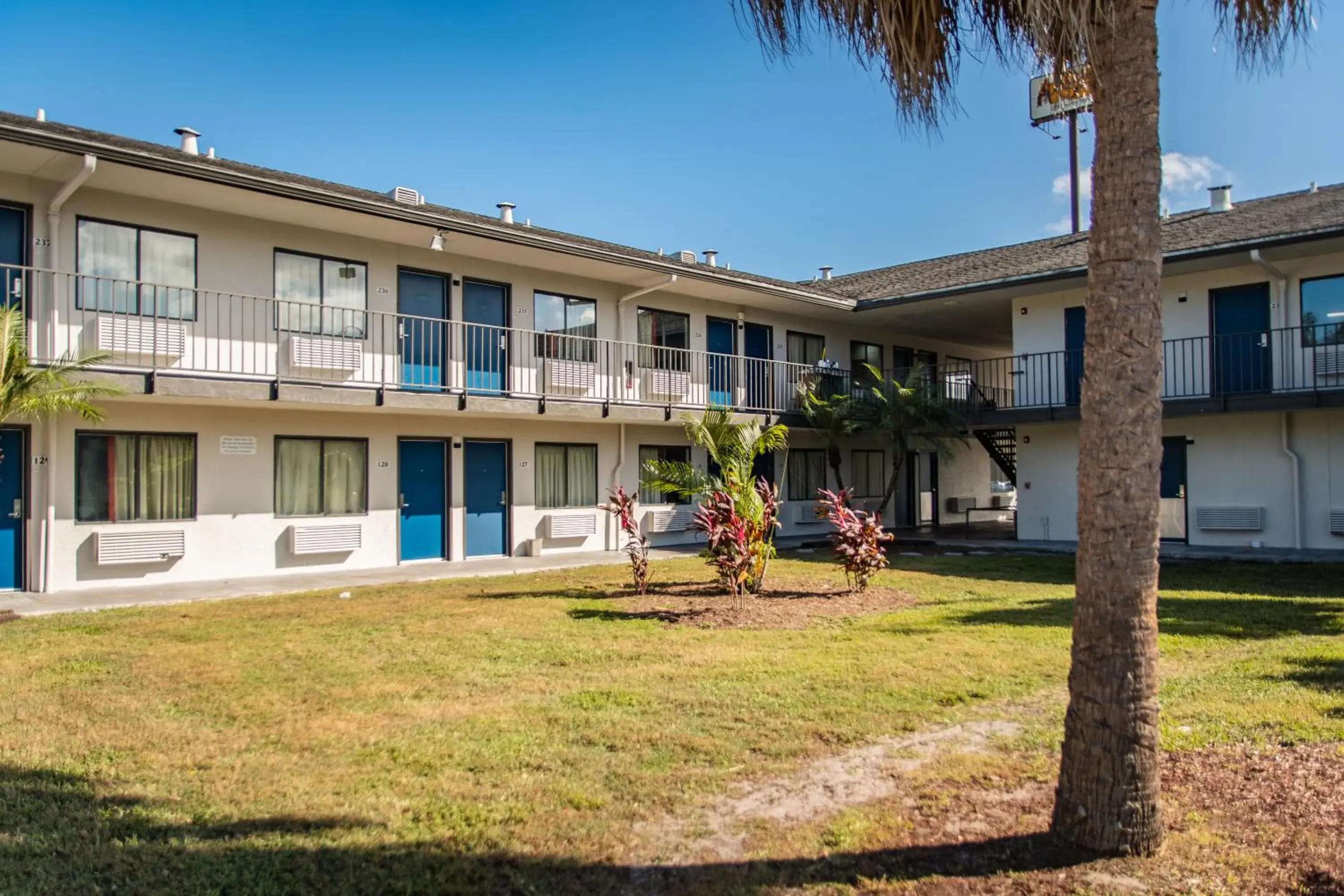 Property Building in Motel 6-Ft. Pierce, FL