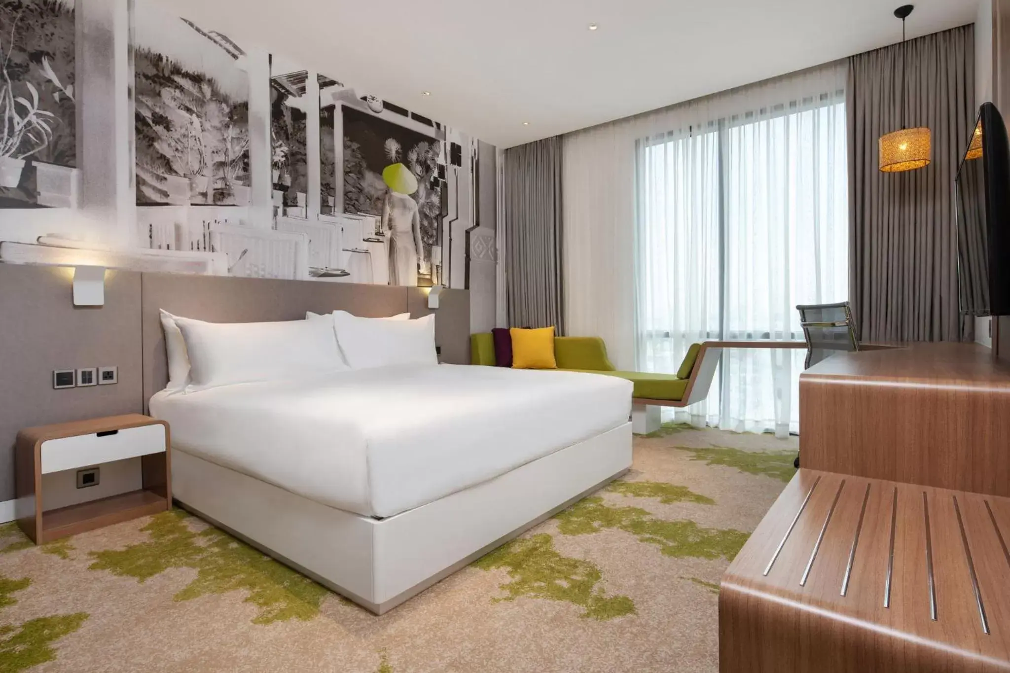 Photo of the whole room, Bed in Holiday Inn & Suites Saigon Airport, an IHG Hotel