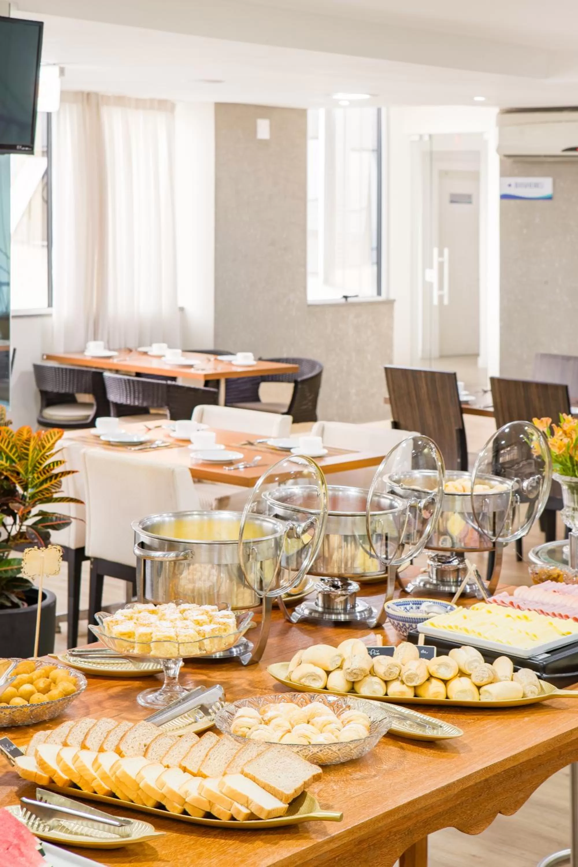 Breakfast in Iate Hotel Centro Florianópolis