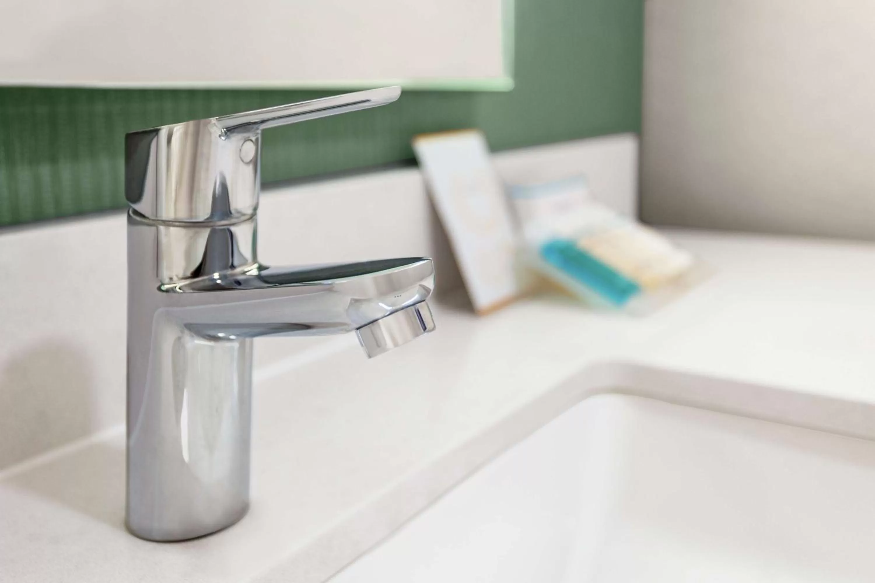 Bathroom in Hilton Garden Inn Allentown Bethlehem Airport