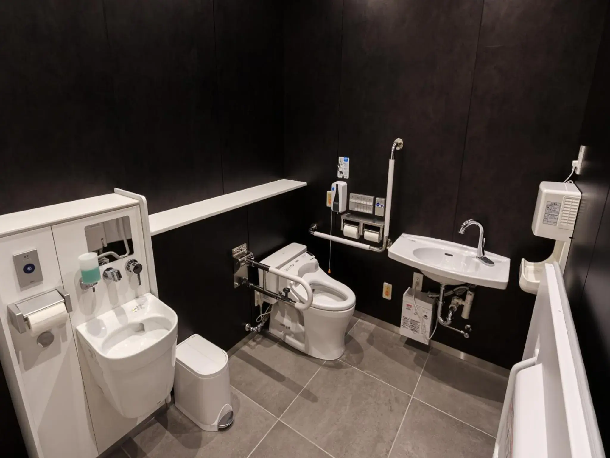 Toilet, Bathroom in LIBER HOTEL AT UNIVERSAL STUDIOS JAPAN