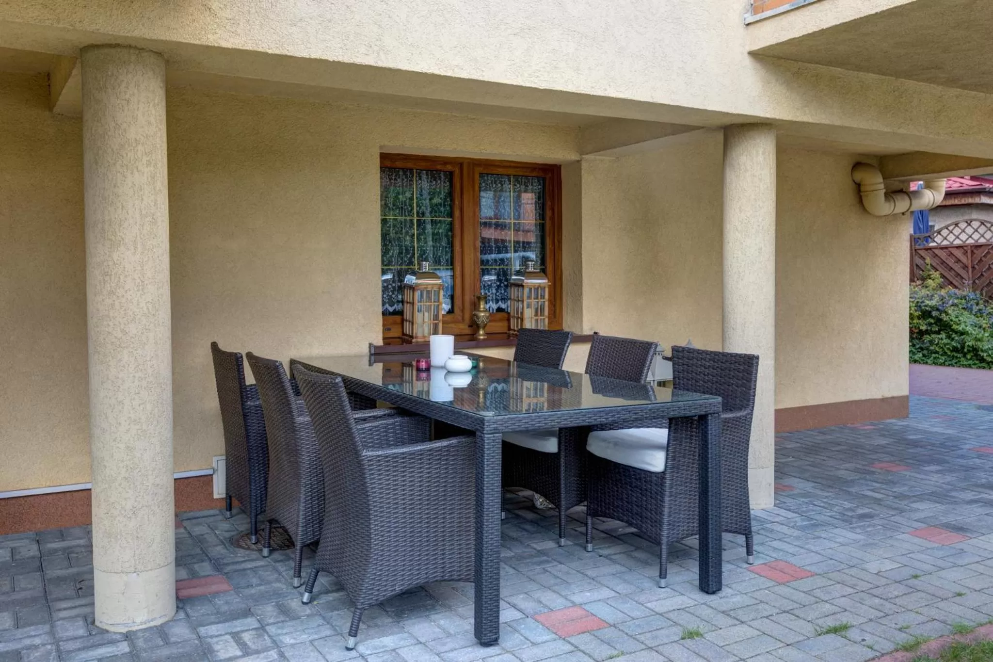 Property building in Willa Drako