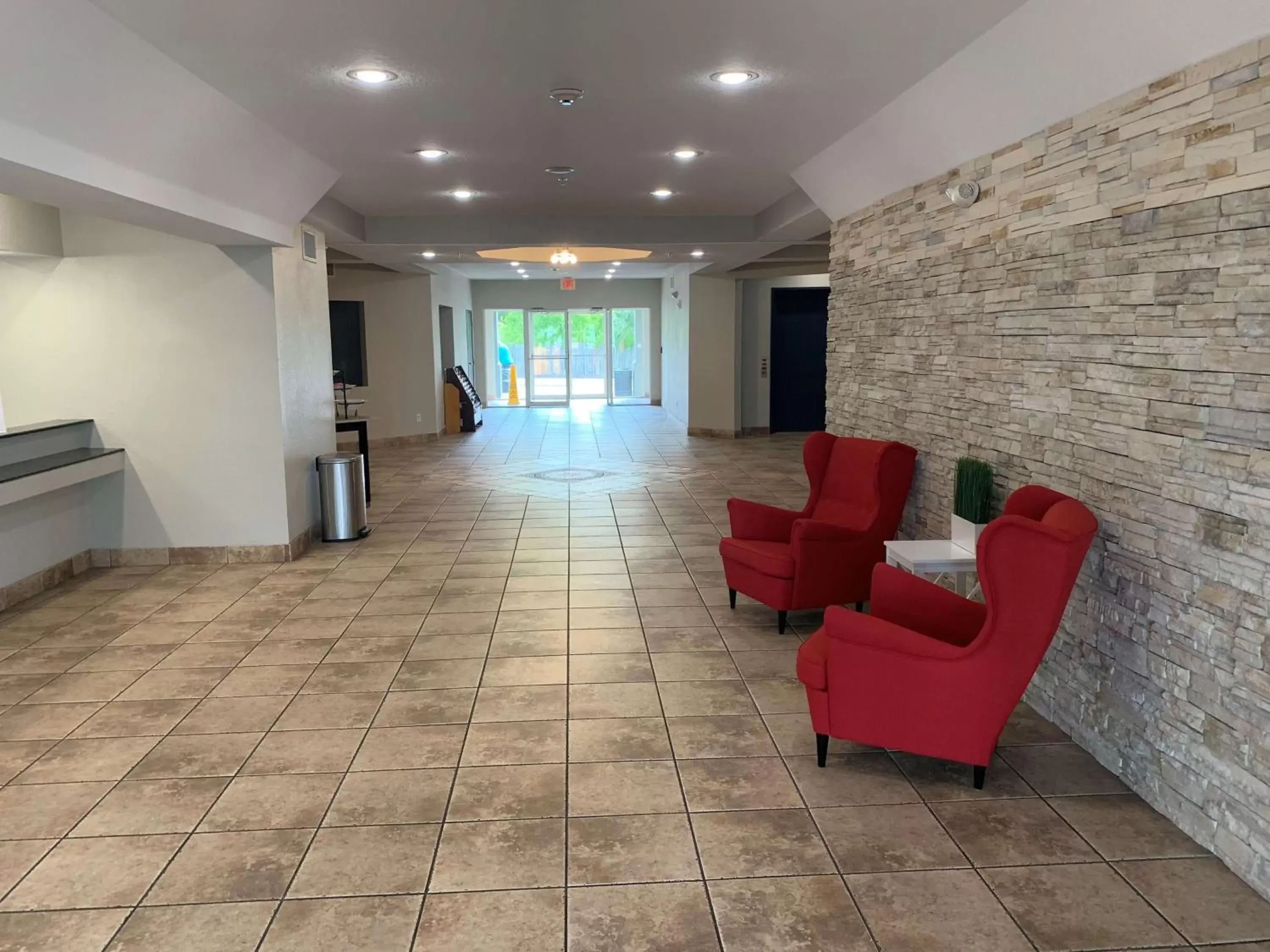 Lobby or reception, Seating Area in SureStay Plus by Best Western San Antonio Fort Sam Houston