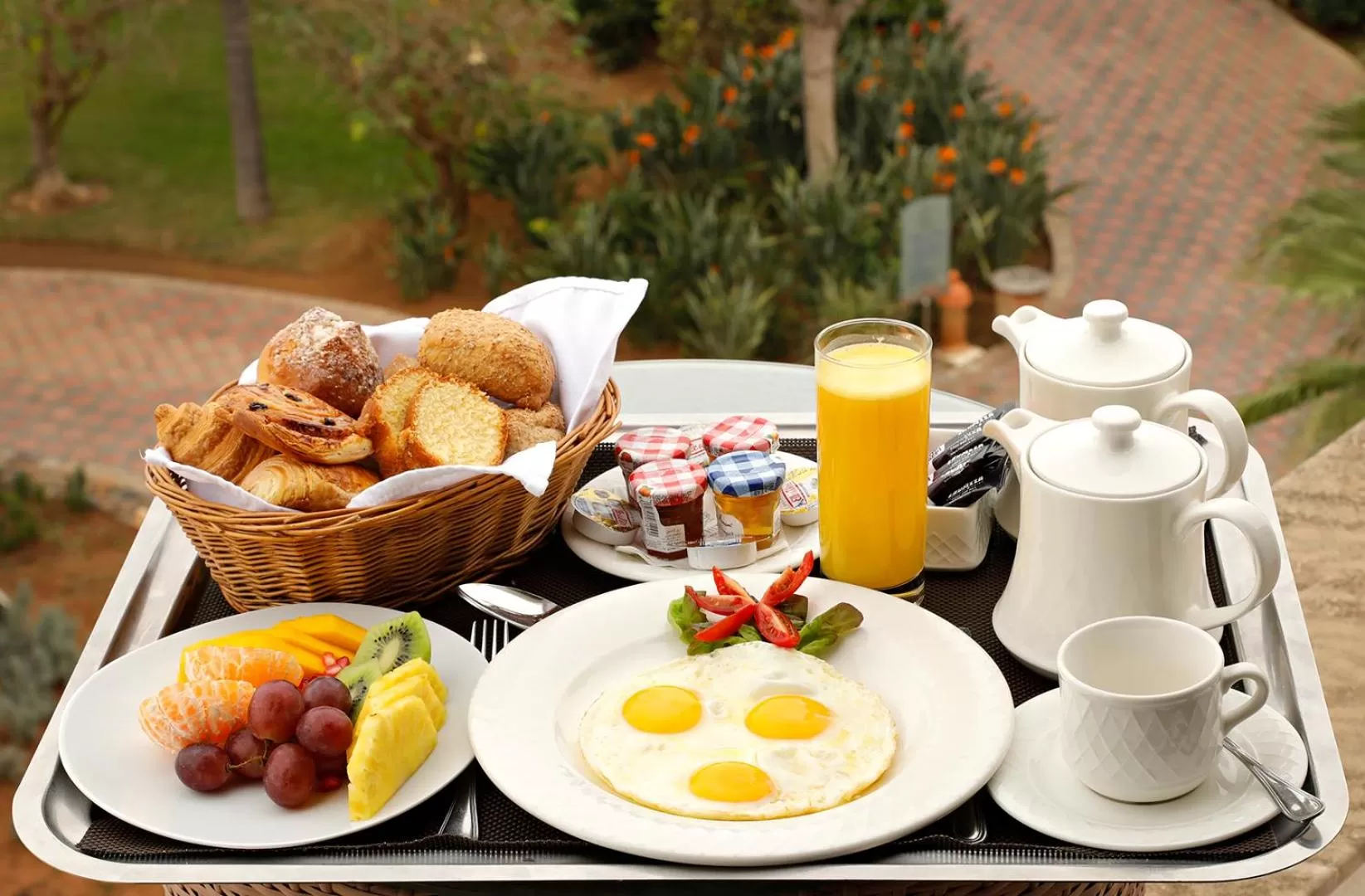 Breakfast in L' Amphitrite Palace Beach Resort & Spa