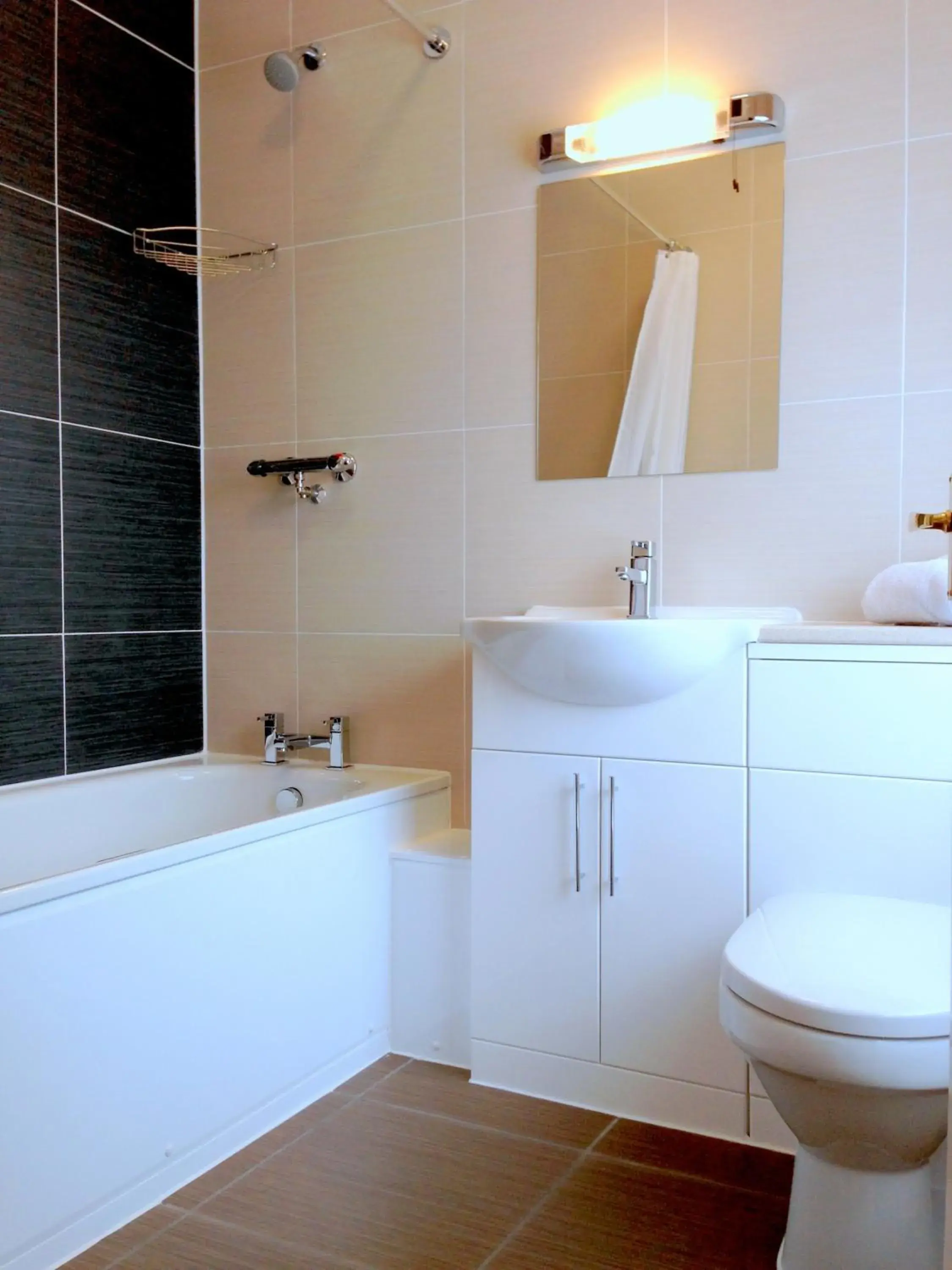 Bathroom in Ely House Hotel