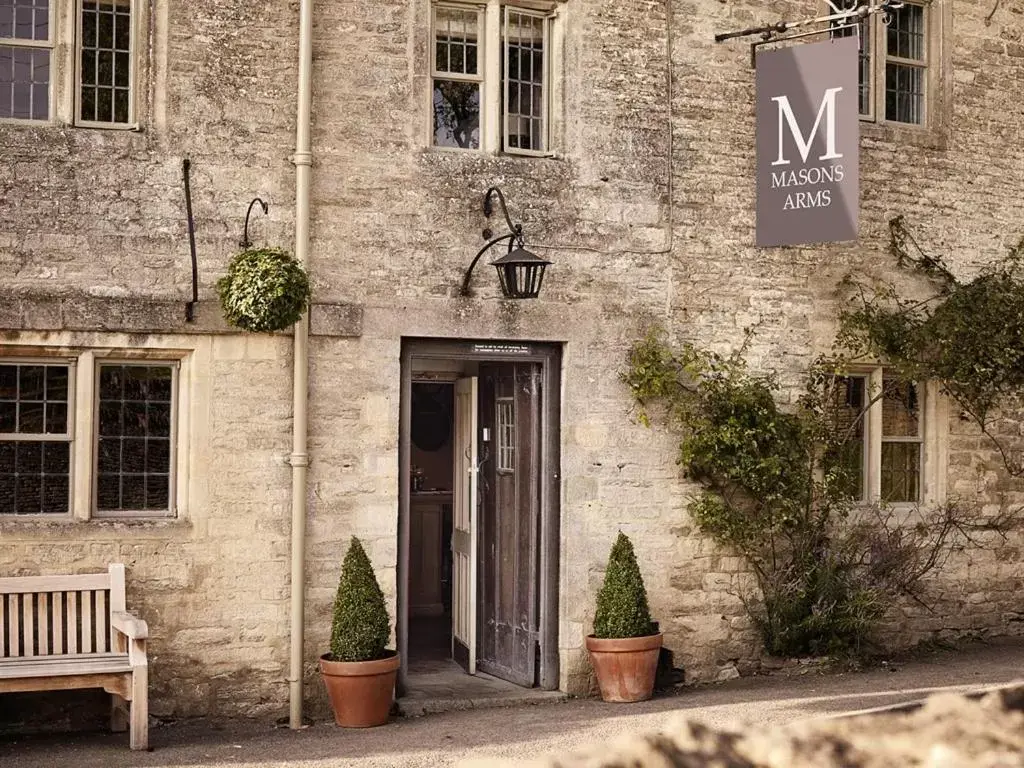 Property building in The Masons Arms