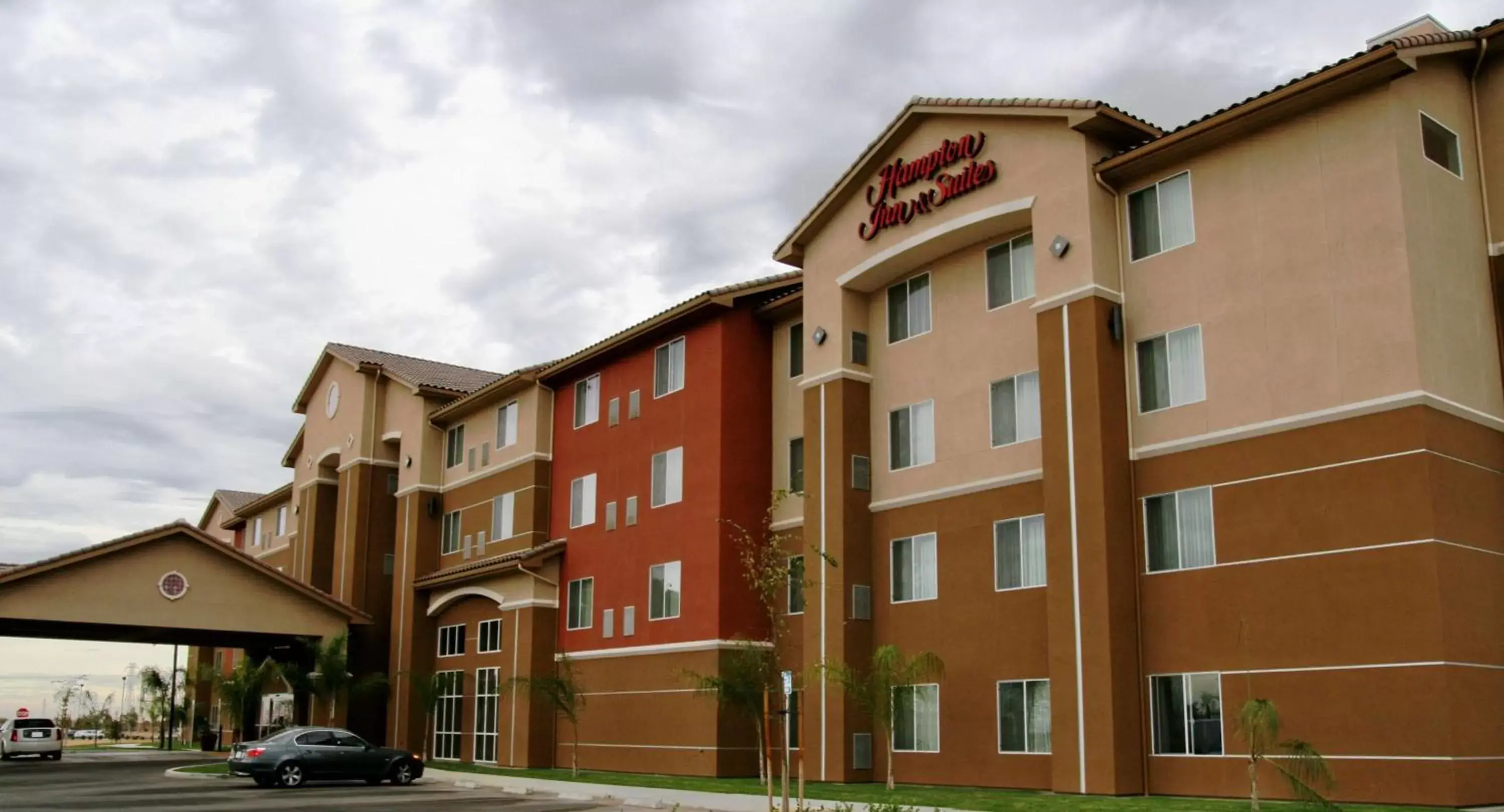 Property Building in Hampton Inn and Suites Bakersfield North-Airport