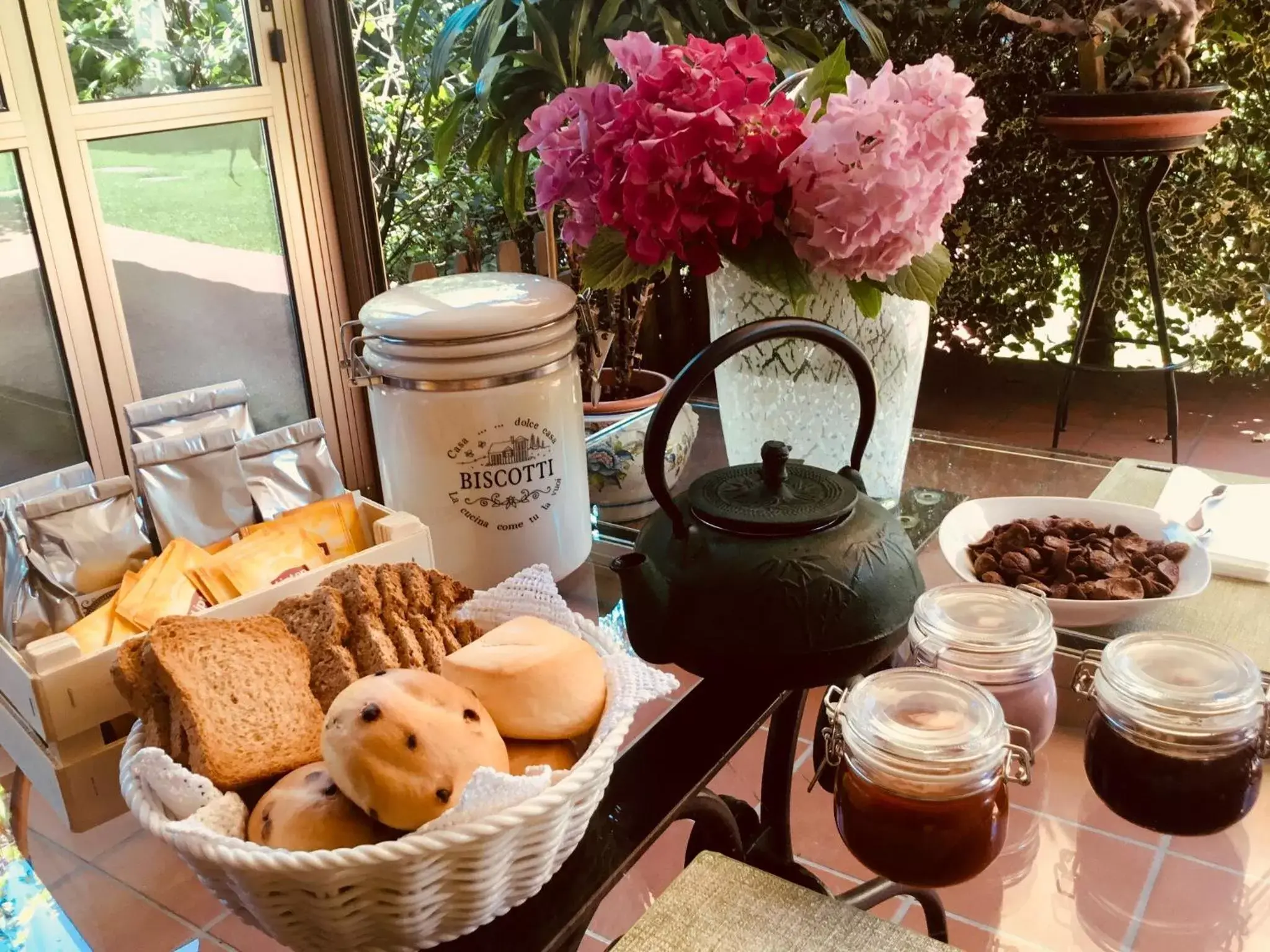 Breakfast in La Pergola B&B