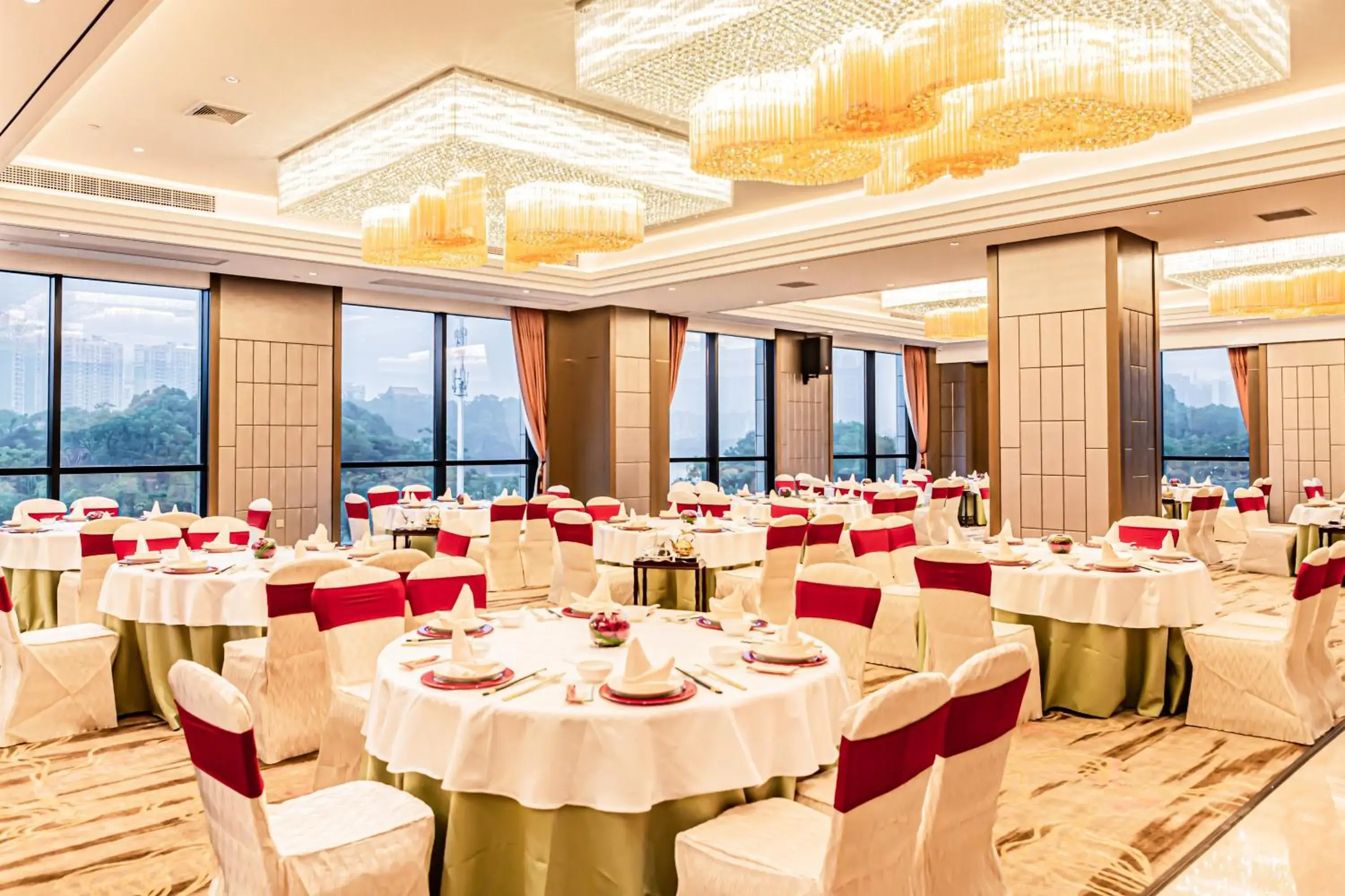 Restaurant/places to eat, Banquet Facilities in HUALUXE Yangjiang City Center, an IHG Hotel