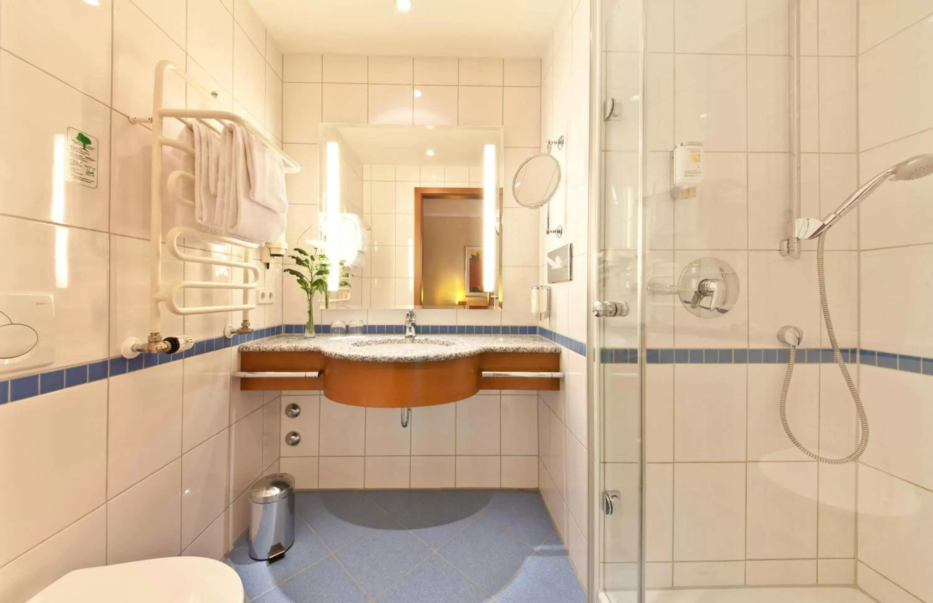 Shower, Bathroom in Novum Hotel Boulevard Stuttgart City