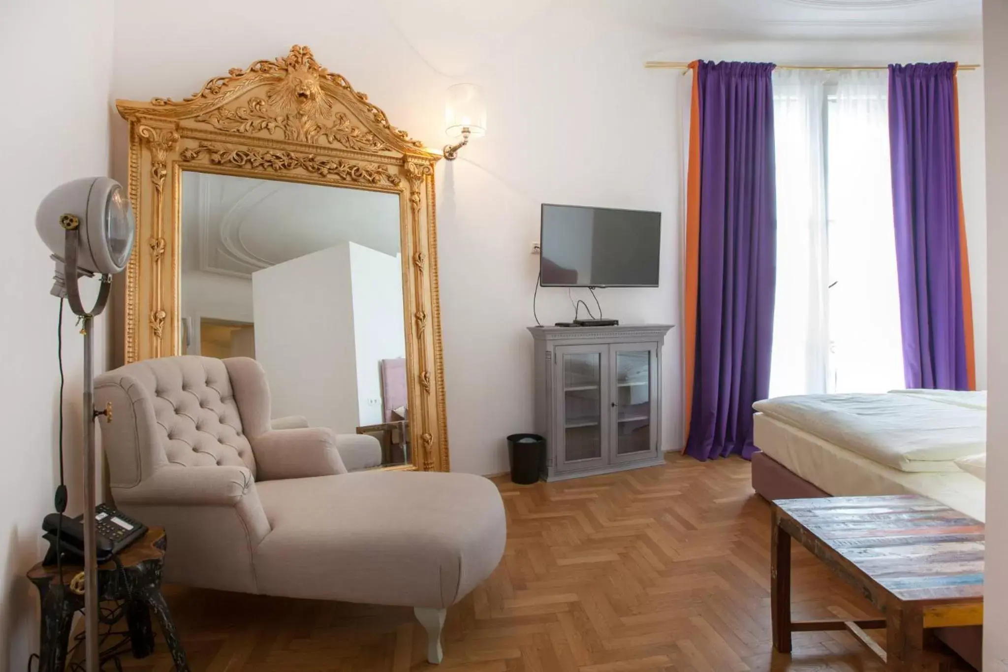 Bedroom, Seating Area in Hotel Pension Museum