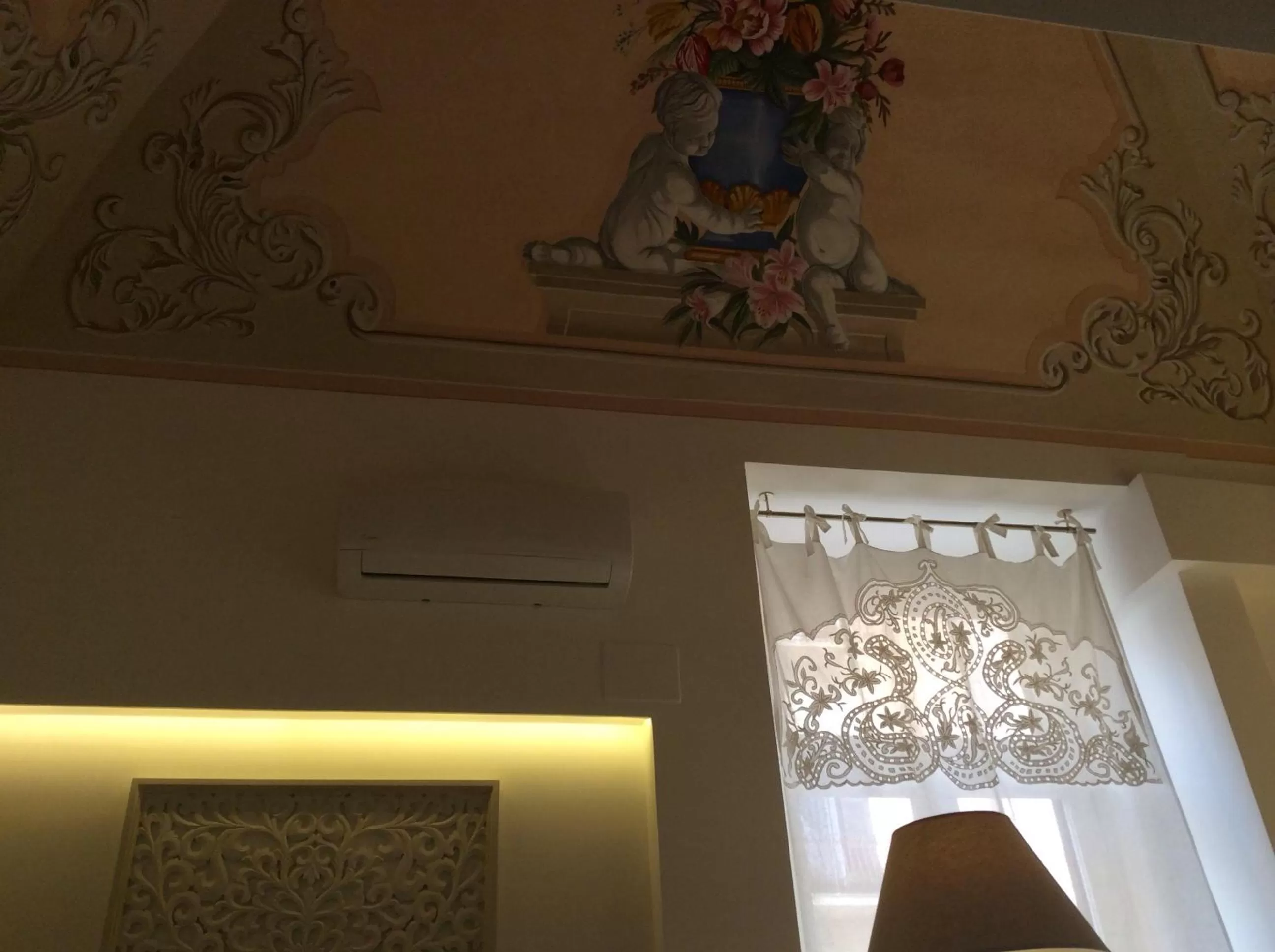 Decorative detail in Suite Le Perle