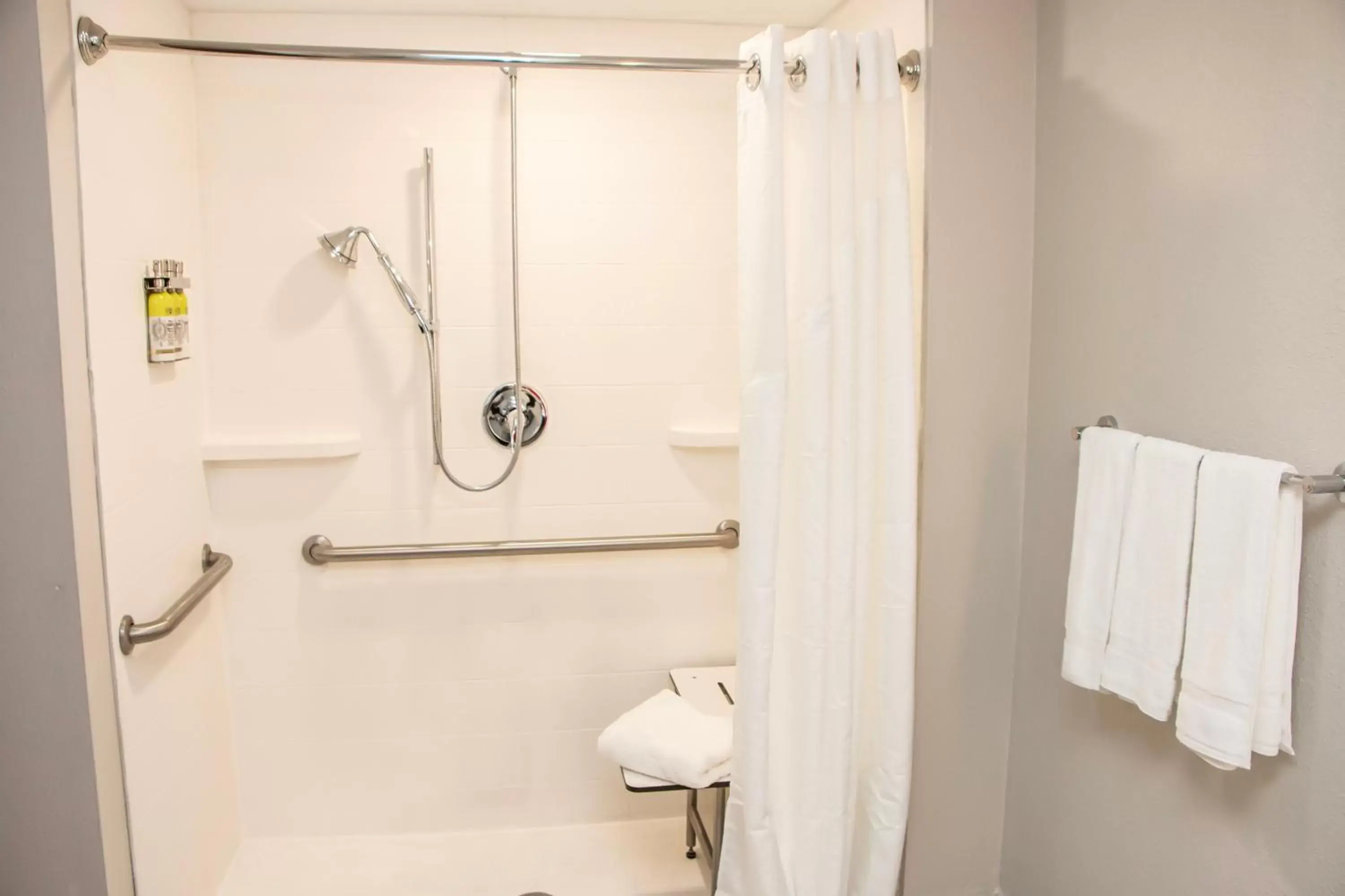 Photo of the whole room, Bathroom in Holiday Inn Express - Allentown North, an IHG Hotel