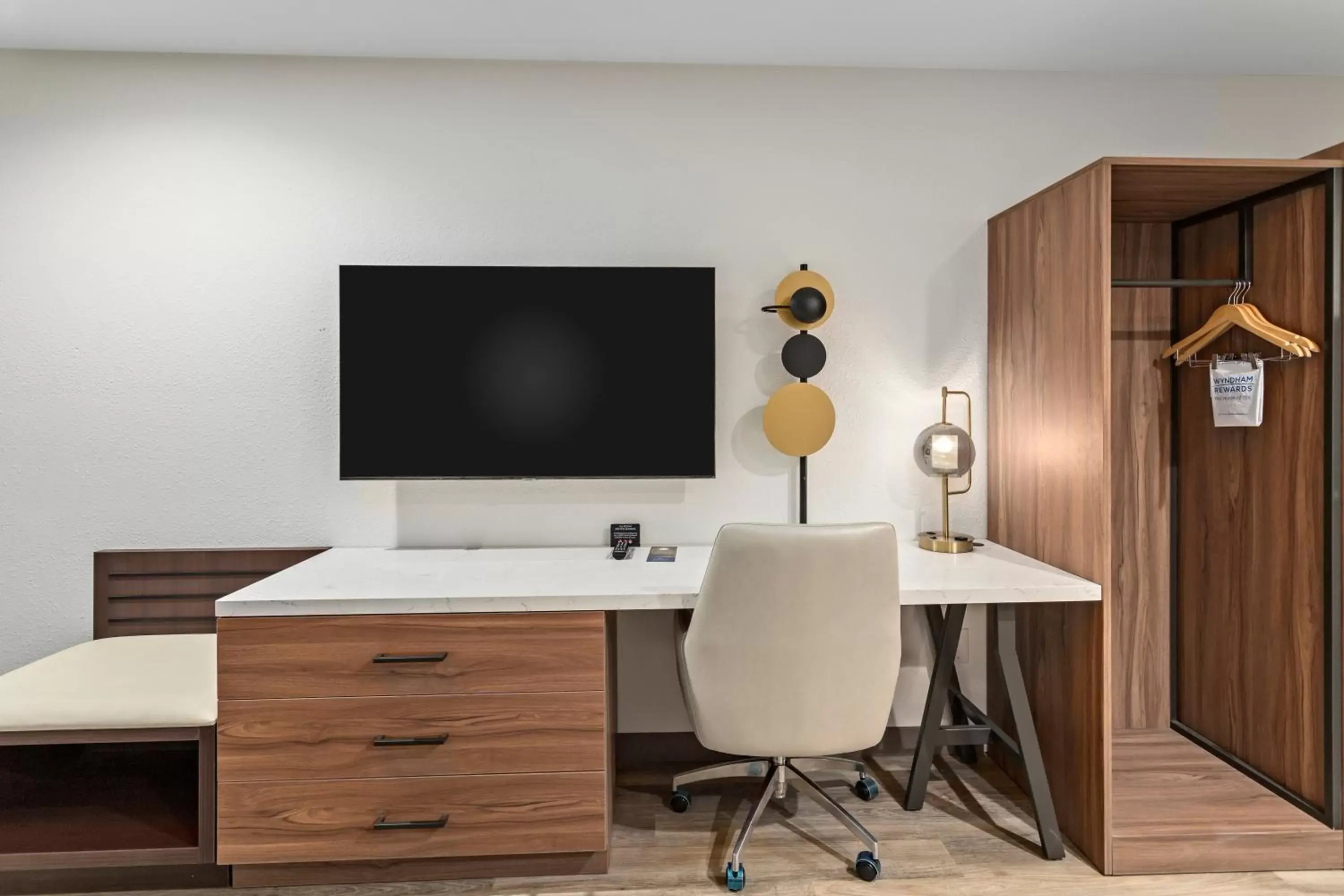 TV and multimedia, TV/Entertainment Center in Baymont by Wyndham Beaumont