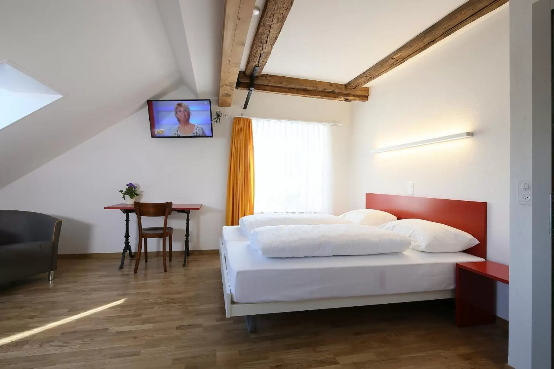 Photo of the whole room, Bed in Hotel Roter Ochsen