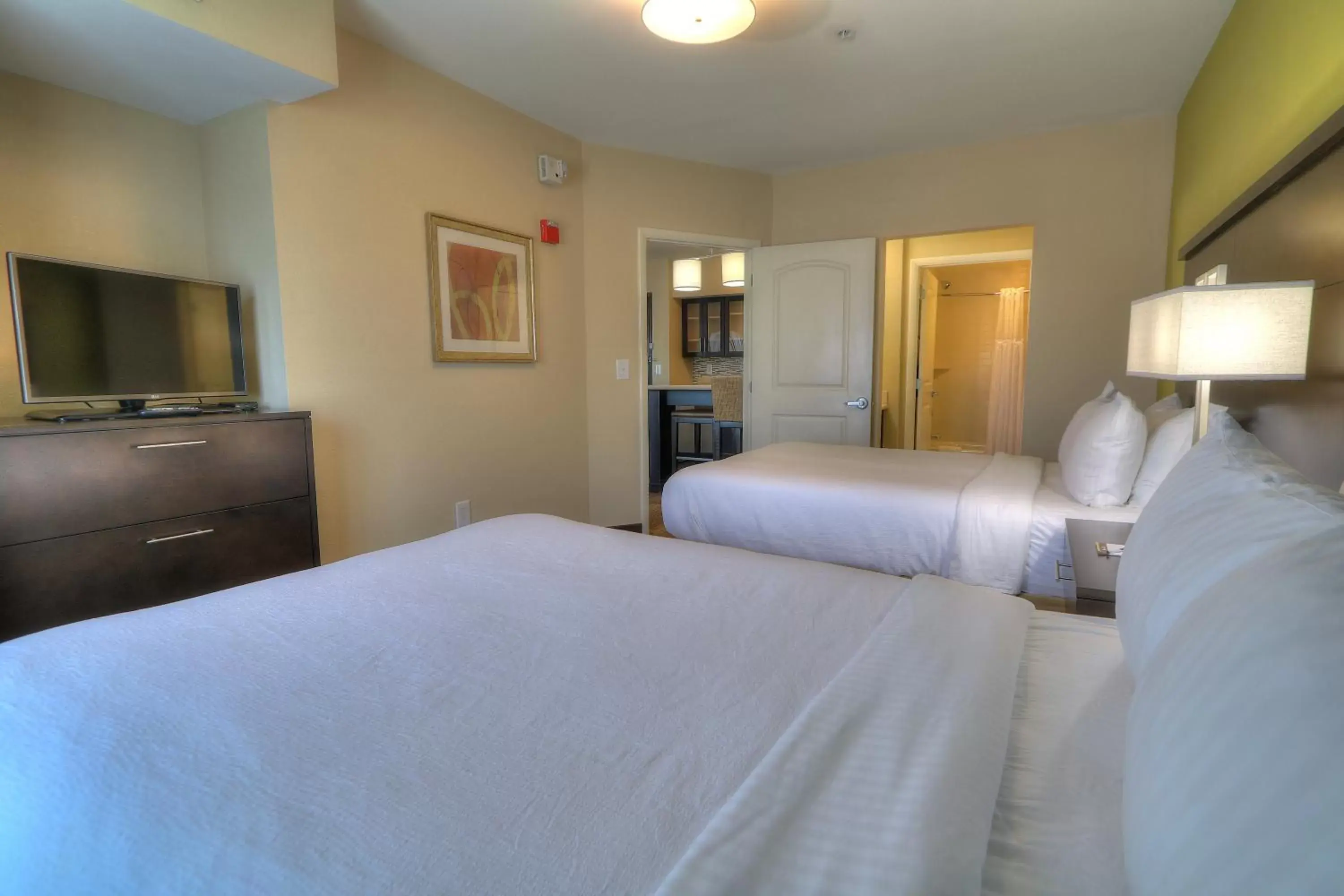 Photo of the whole room, Bed in Staybridge Suites Knoxville West, an IHG Hotel