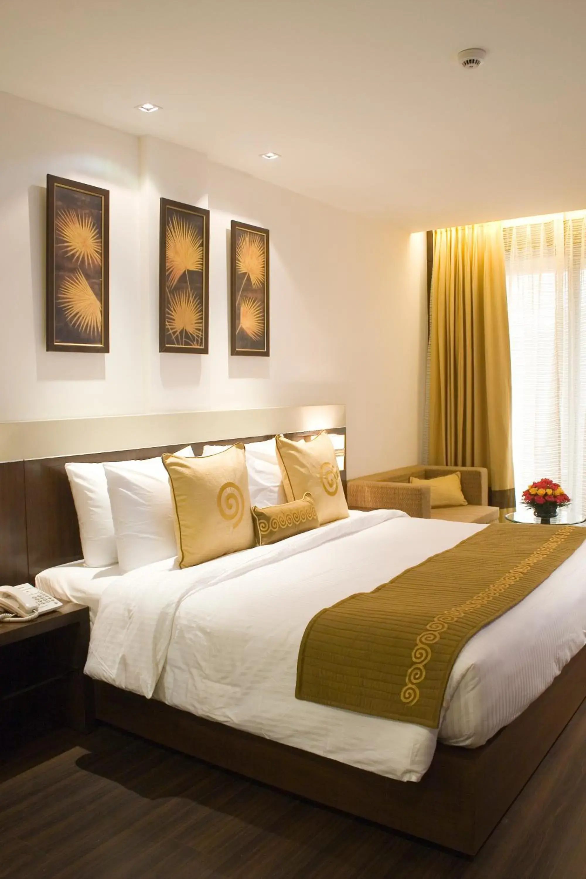 Bed in Shervani Hotel Nehru Place