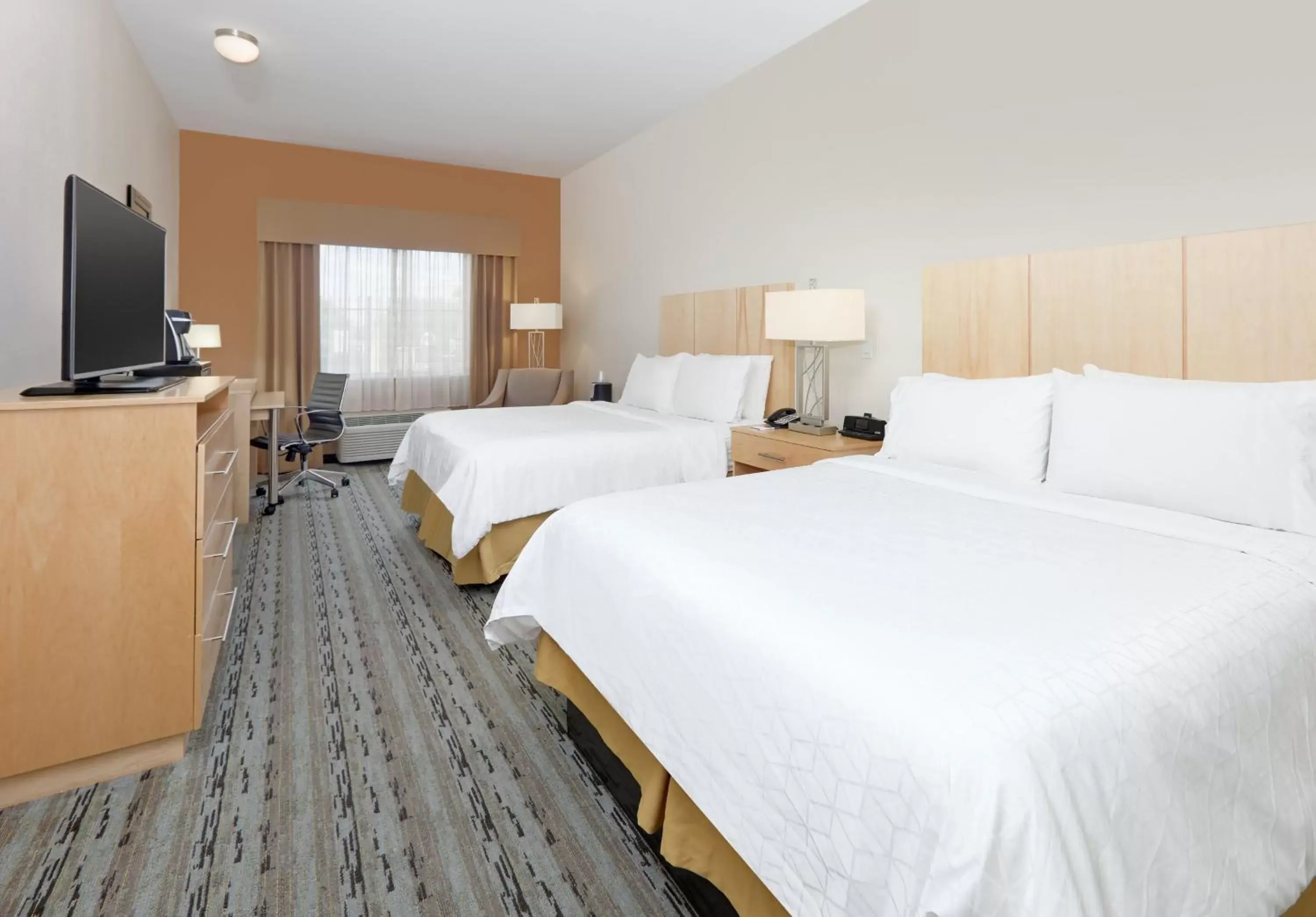 Photo of the whole room, Bed in Holiday Inn Express & Suites San Antonio Brooks City Base, an IHG Hotel