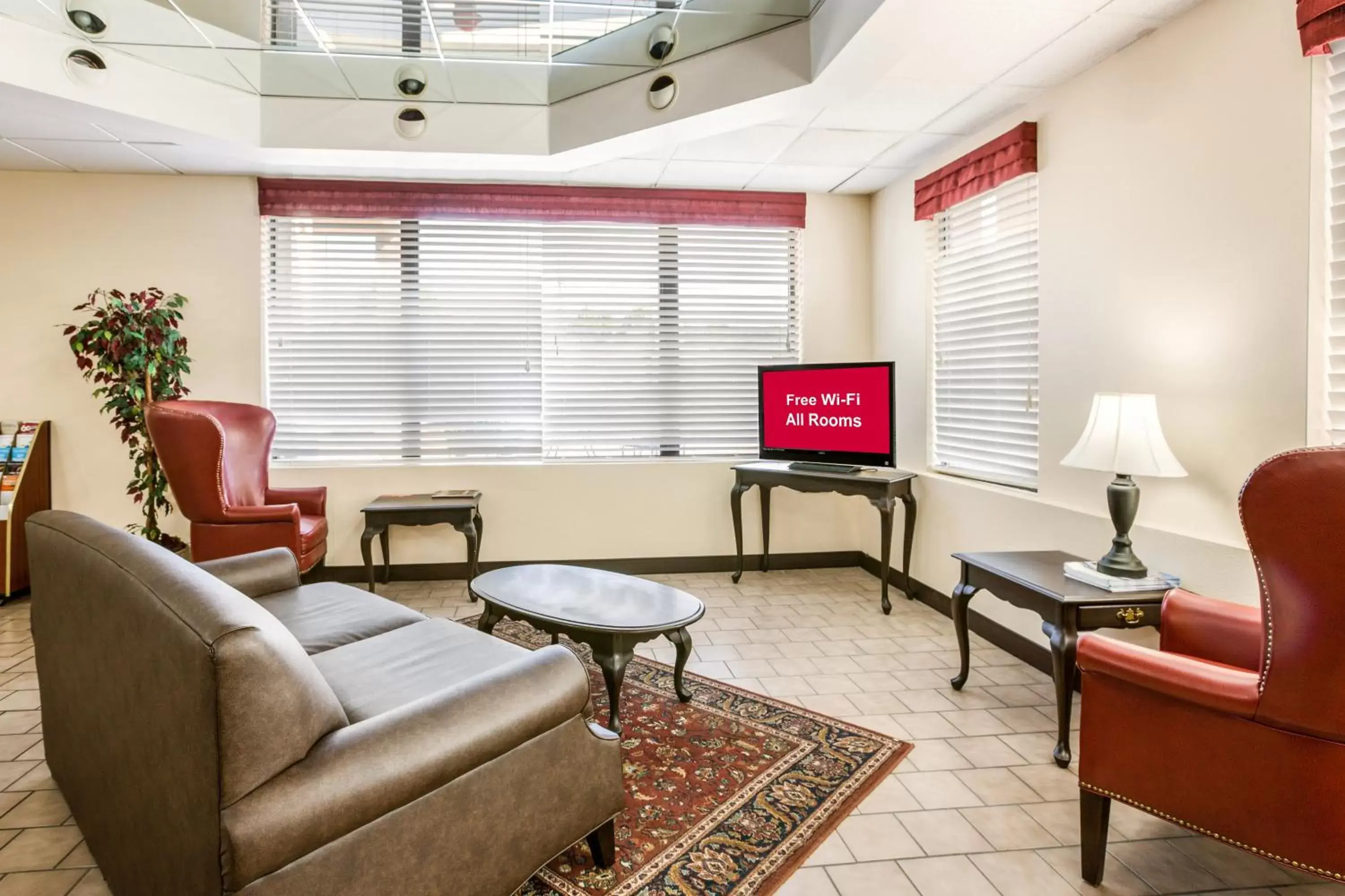 Lobby or reception, Seating Area in Red Roof Inn Fayetteville I-95