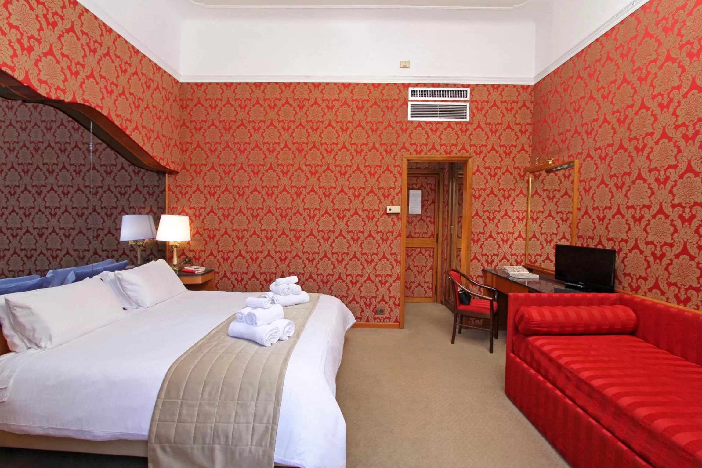 Photo of the whole room, Bed in Hotel Arcangelo