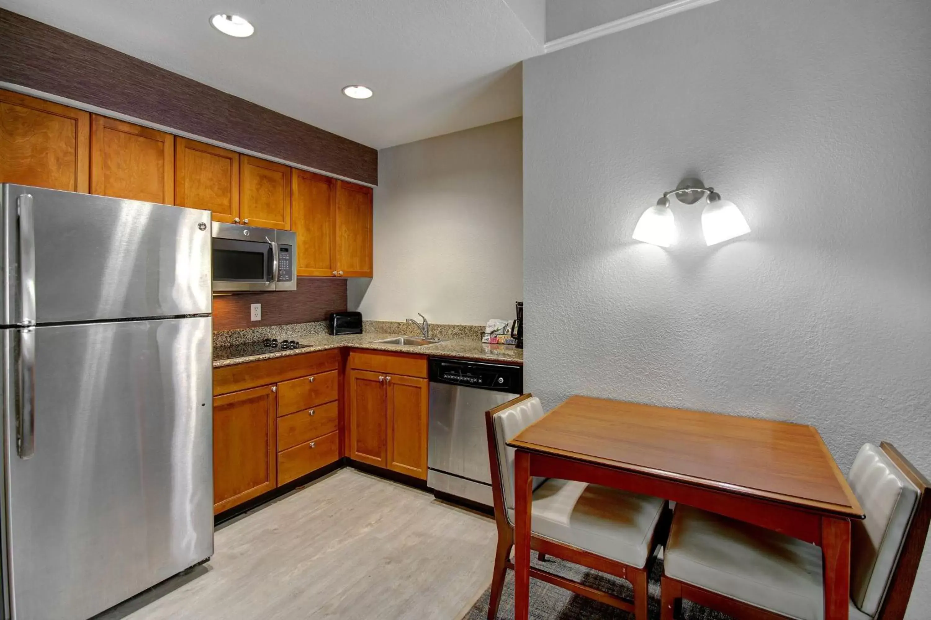 Bedroom, Kitchen/Kitchenette in Residence Inn by Marriott Morgantown Medical Center Area