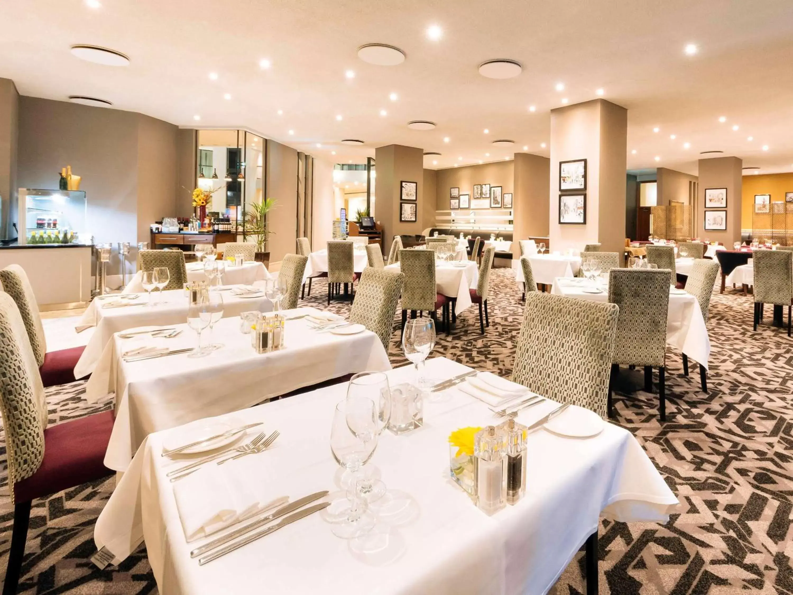 Restaurant/Places to Eat in Sofitel London Gatwick