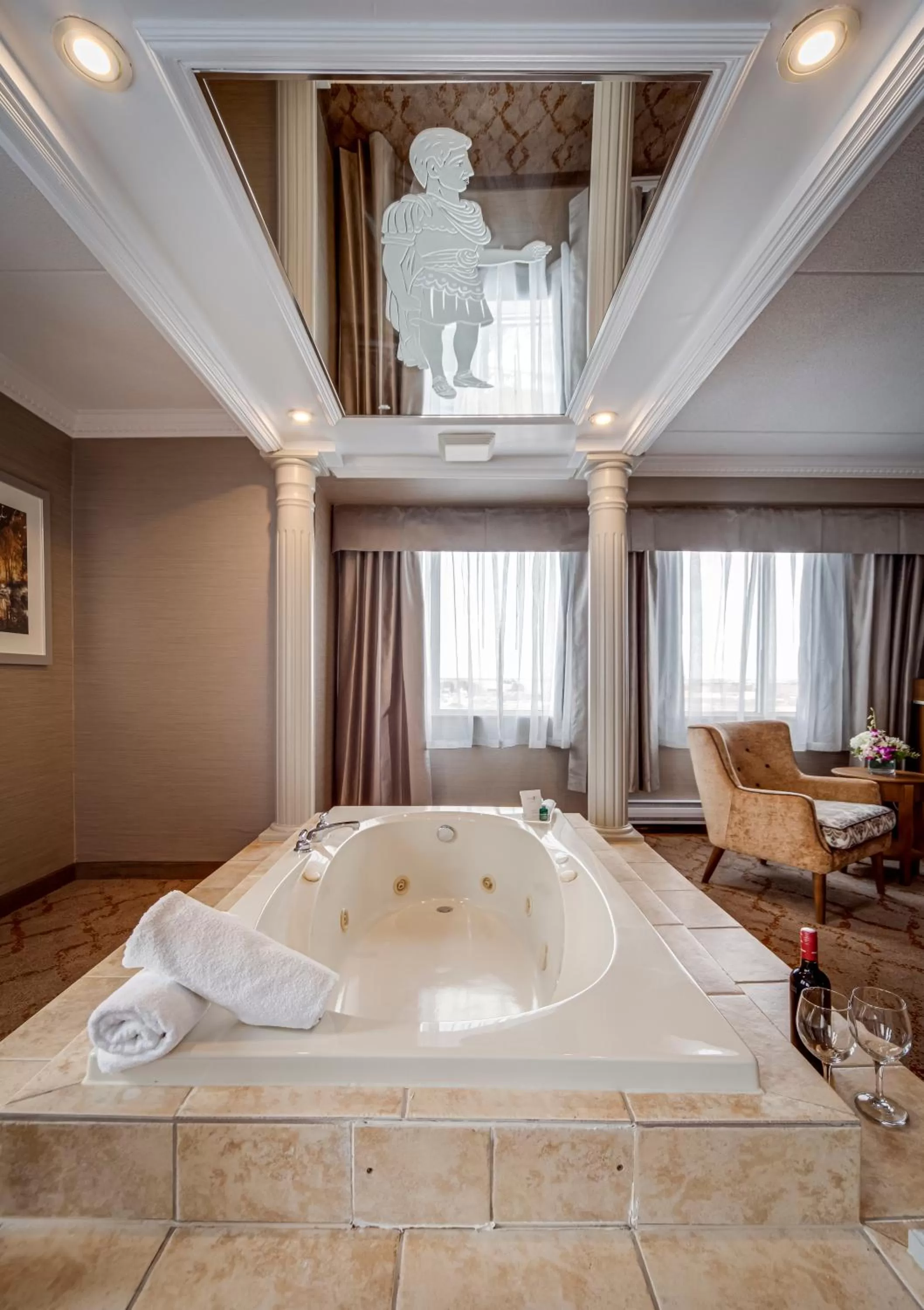 Hot Tub in Monte Carlo Inn Vaughan Suites