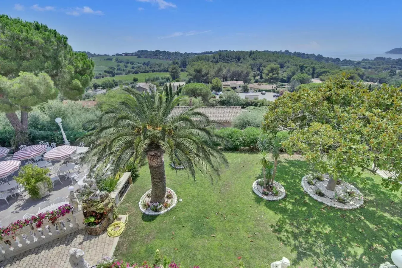 Garden view in Le Château de Mei Lese