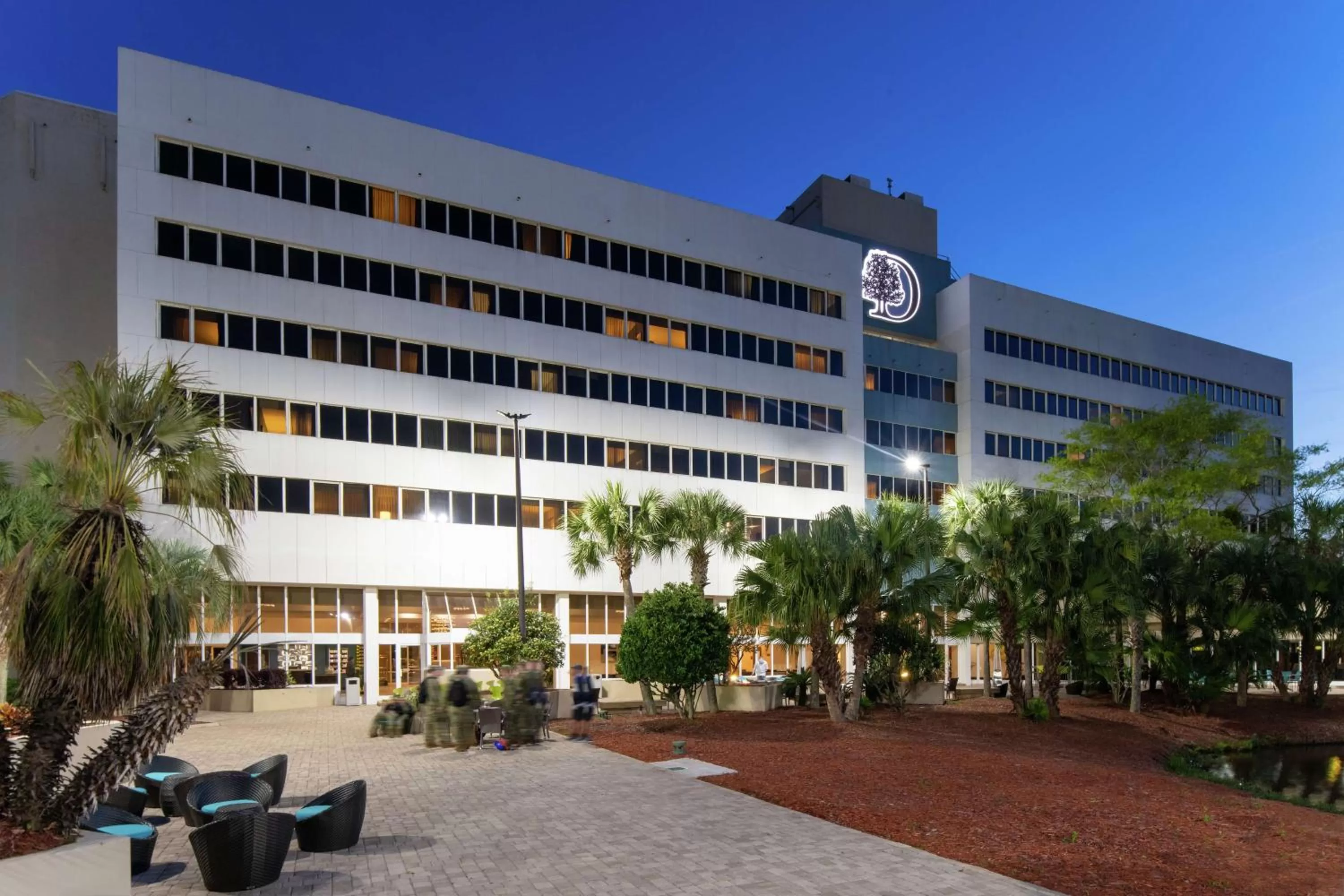 Property building in DoubleTree by Hilton Hotel Jacksonville Airport