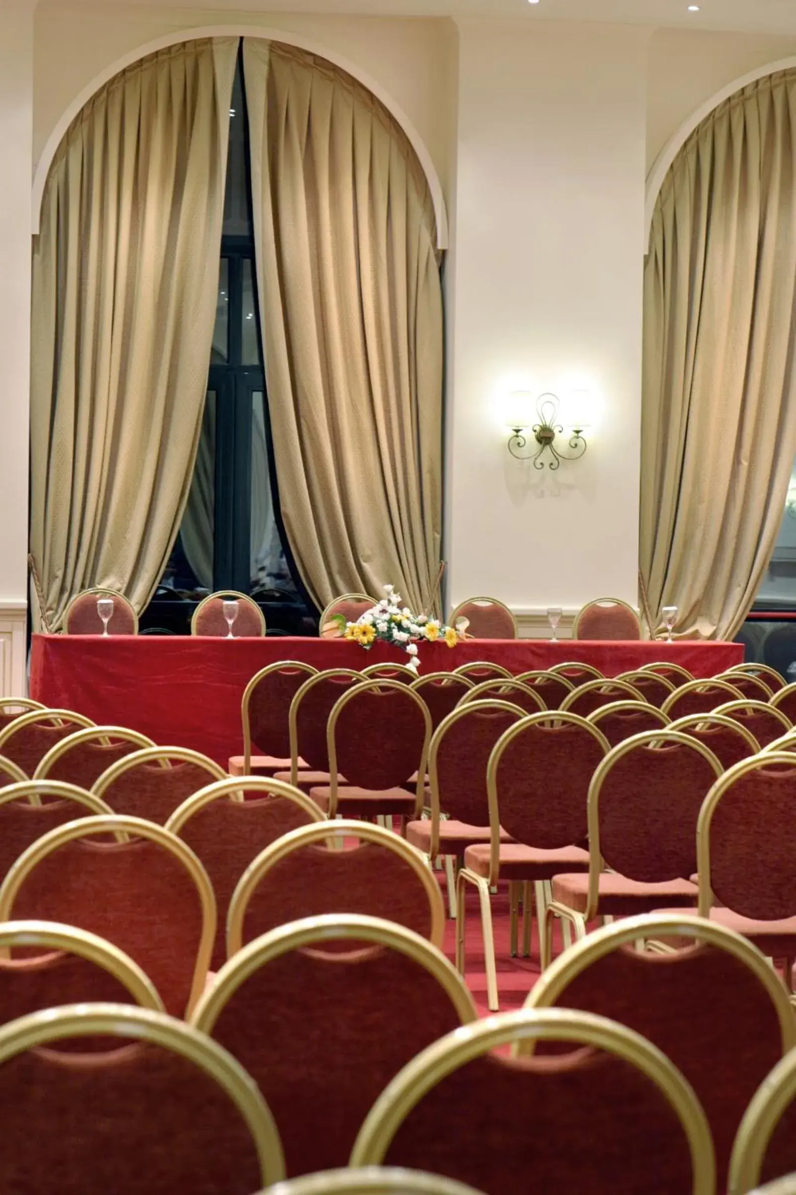 Business facilities in Volos Palace