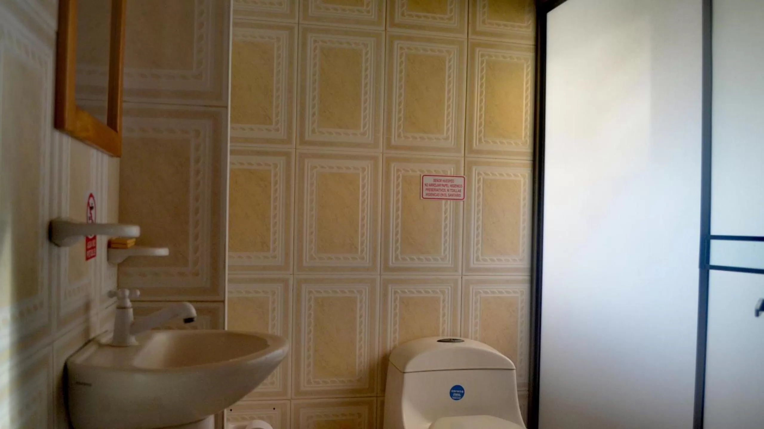 Bathroom in Hotel Costa Mar Coveñas