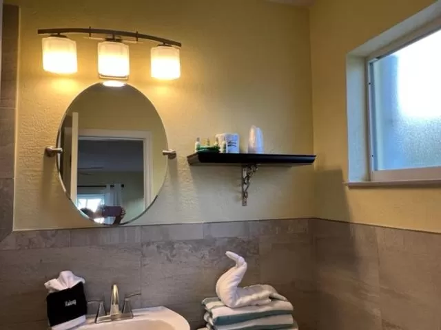 Bathroom in Coconut Bay Resort - Key Largo
