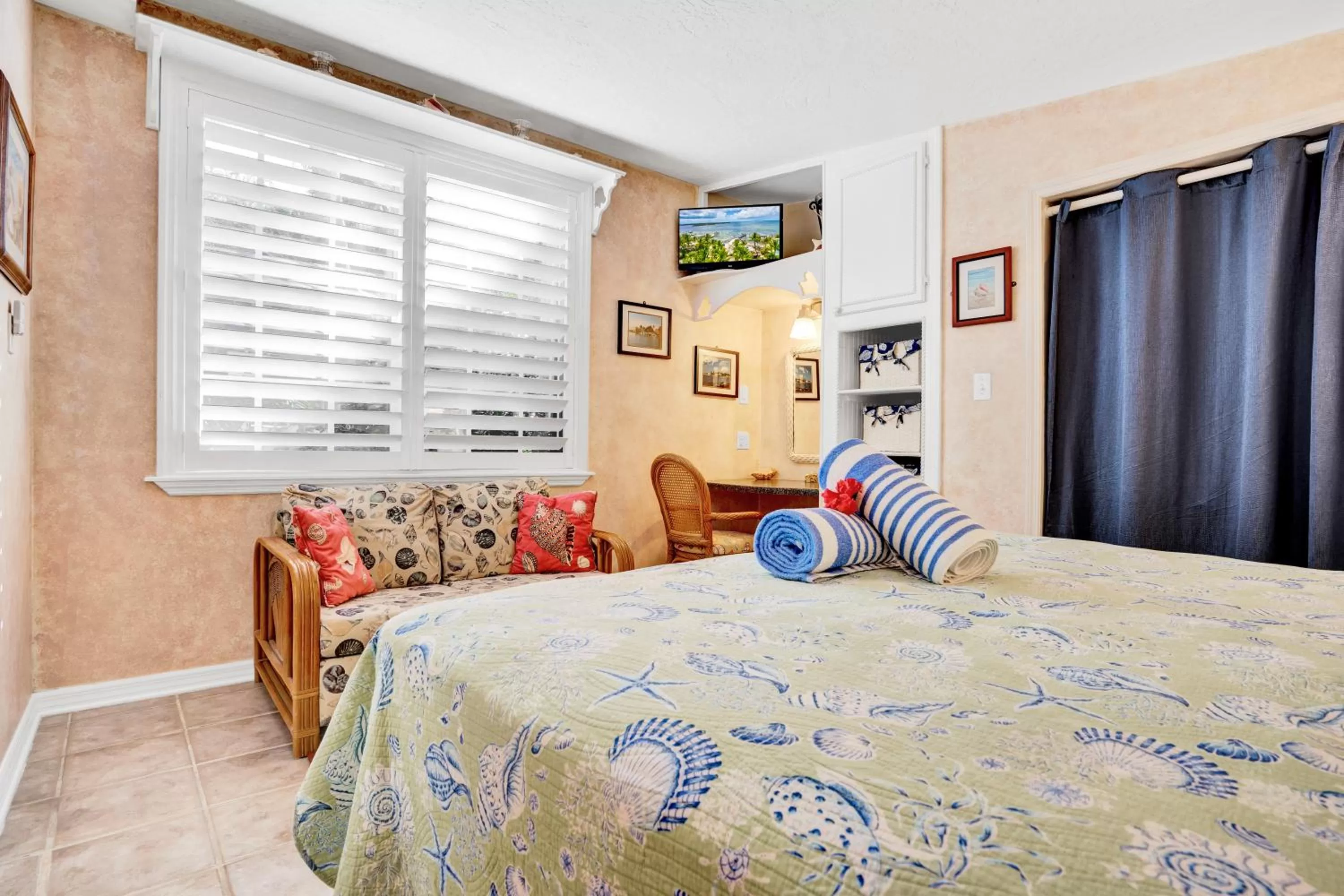 Bedroom, Bed in Island Bay Resort